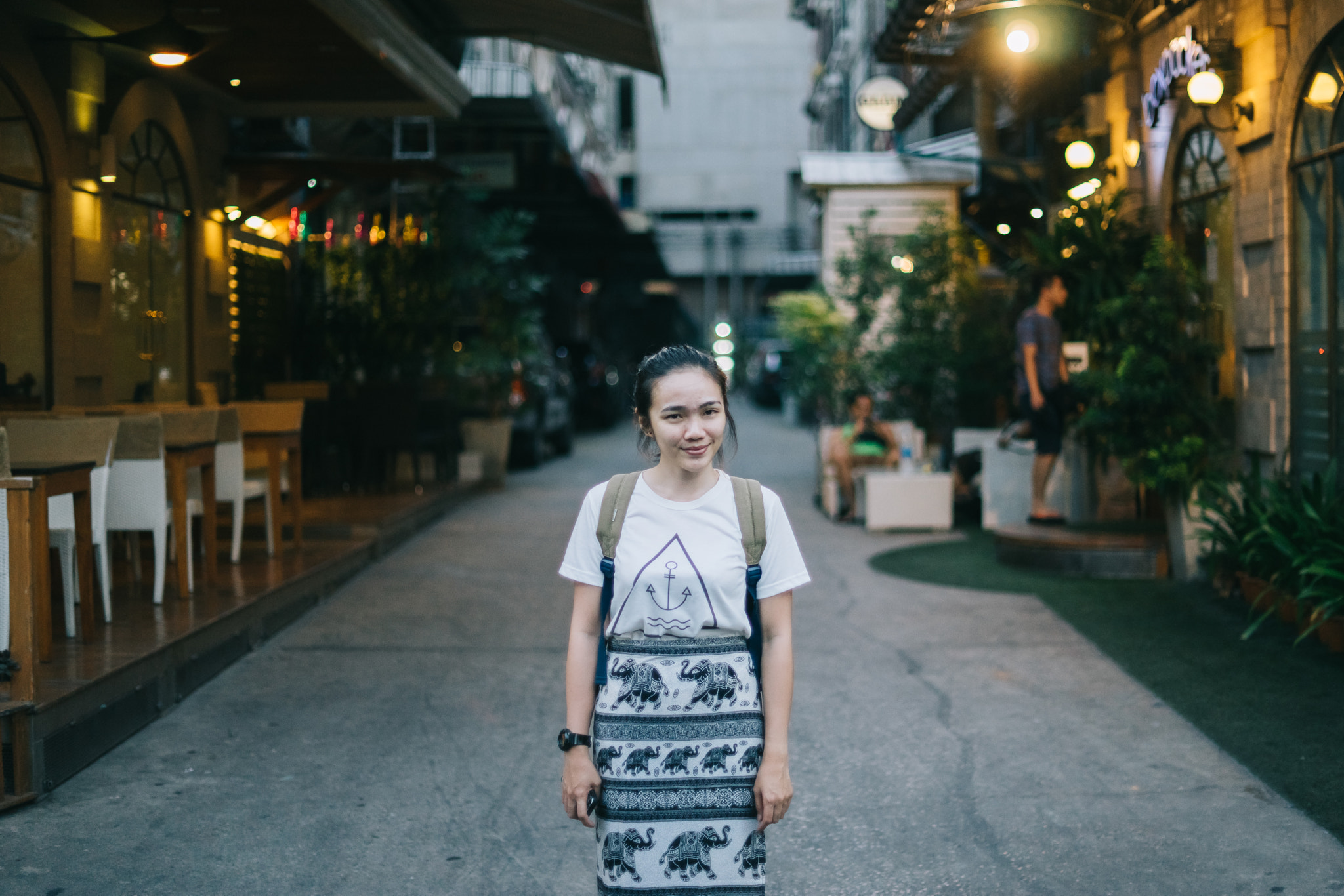 Sony a7 + Sony 50mm F1.4 sample photo. In bangkok streets photography