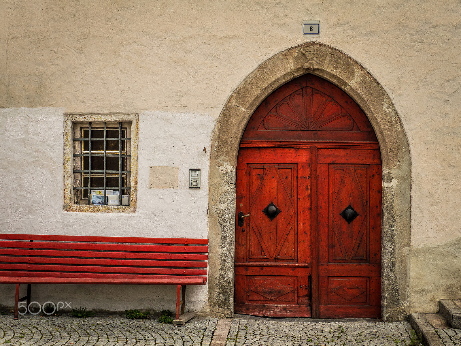 LUMIX G VARIO 14-42/F3.5-5.6 II sample photo. The red door photography