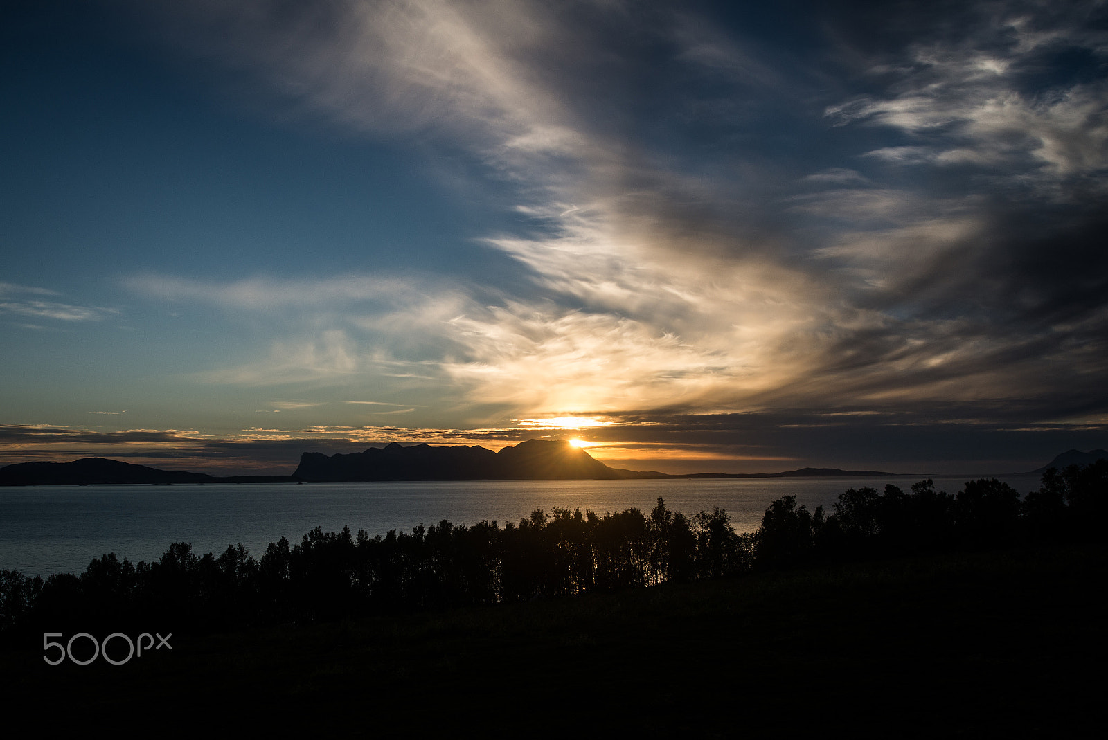 AF Zoom-Nikkor 28-80mm f/3.3-5.6G sample photo. Sunsetsky photography