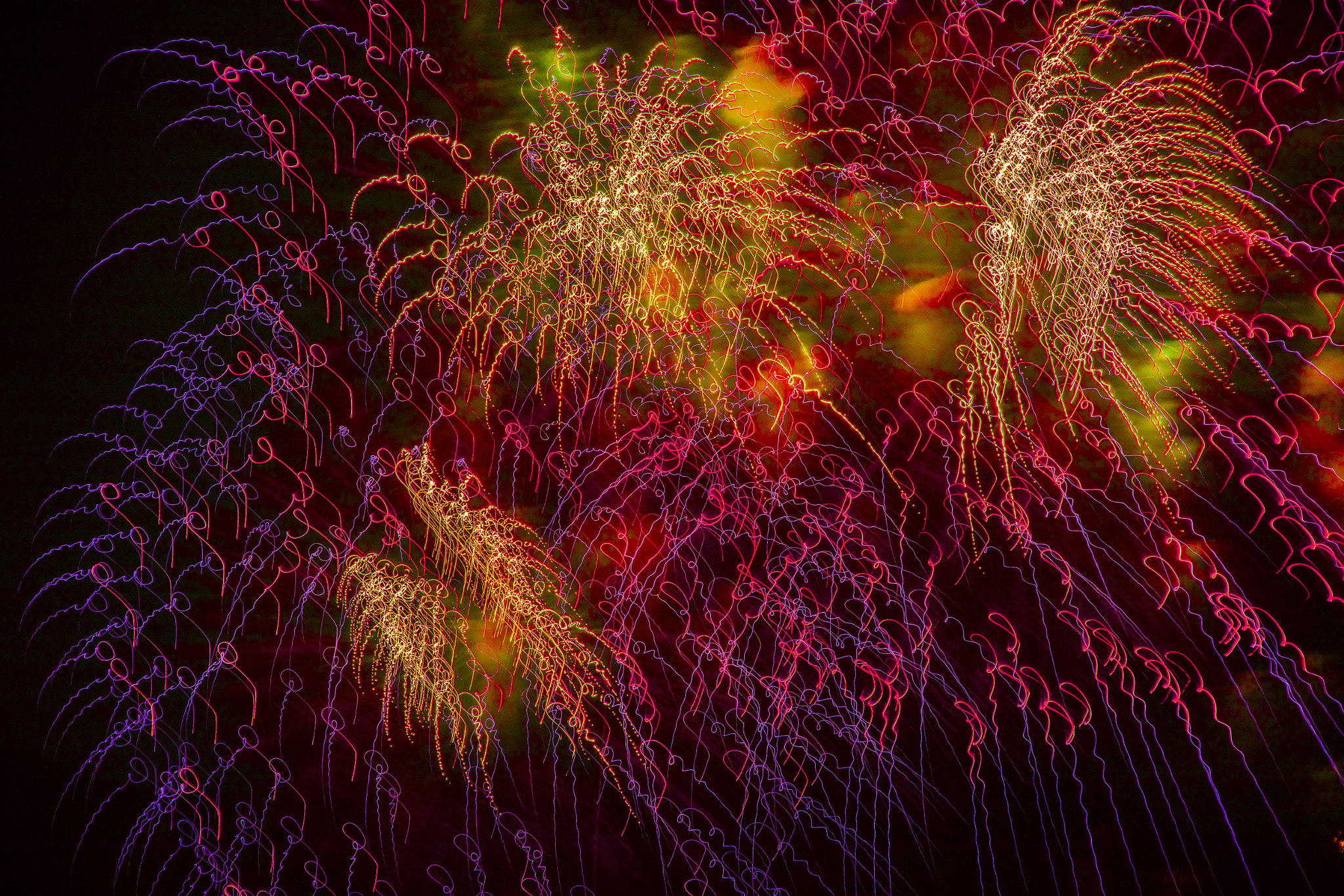 Canon EOS 5DS R + Sigma 150-500mm F5-6.3 DG OS HSM sample photo. Fireworks disney photography