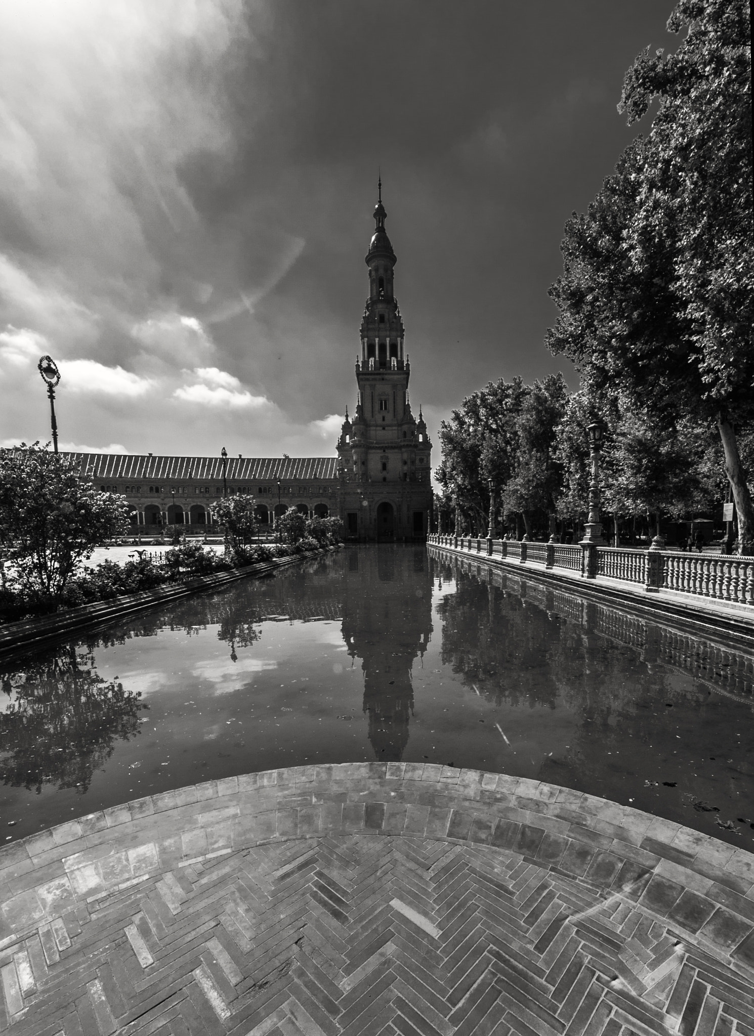 Leica Digilux 3 sample photo. 1 de agosto - plaza de españa sevilla photography