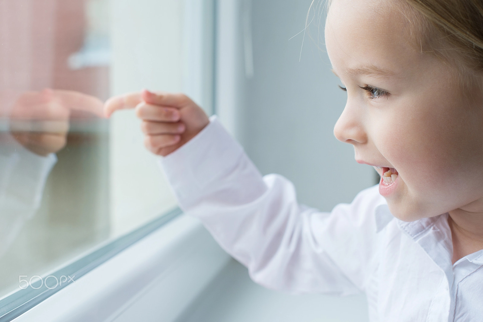 Nikon D4S + Nikon AF-S Nikkor 50mm F1.4G sample photo. Cute blond pre school girl portrait, looking ou of the window photography