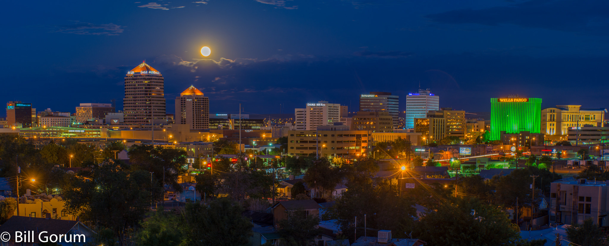 Nikon D7200 + Nikon AF-S Nikkor 24-85mm F3.5-4.5G ED VR sample photo. Moonset over albuquerque, new mexico. photography