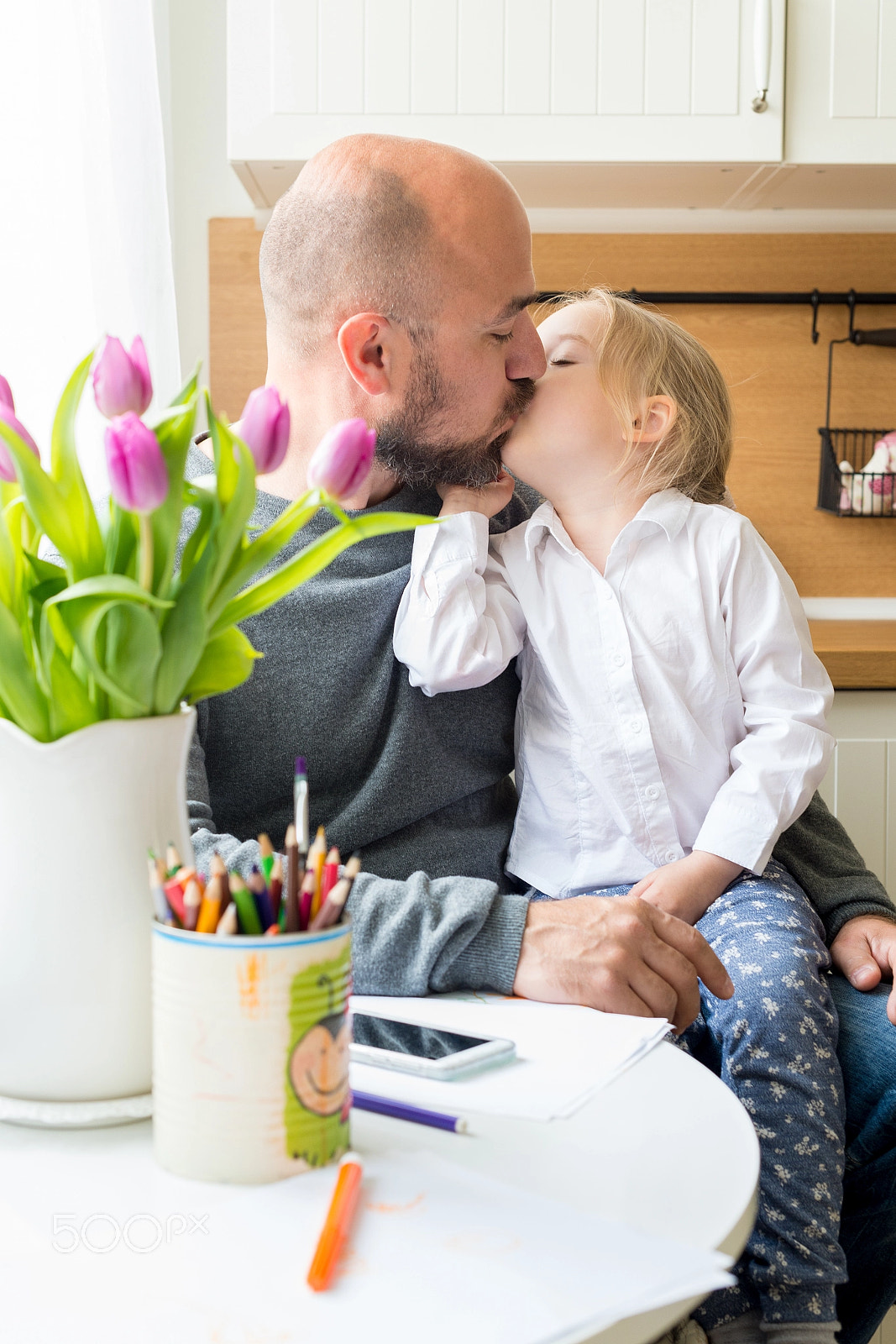 Nikon D4S + Nikon AF-S Nikkor 50mm F1.4G sample photo. Father and daughter in the kitchen, fathers day concept, real family photography