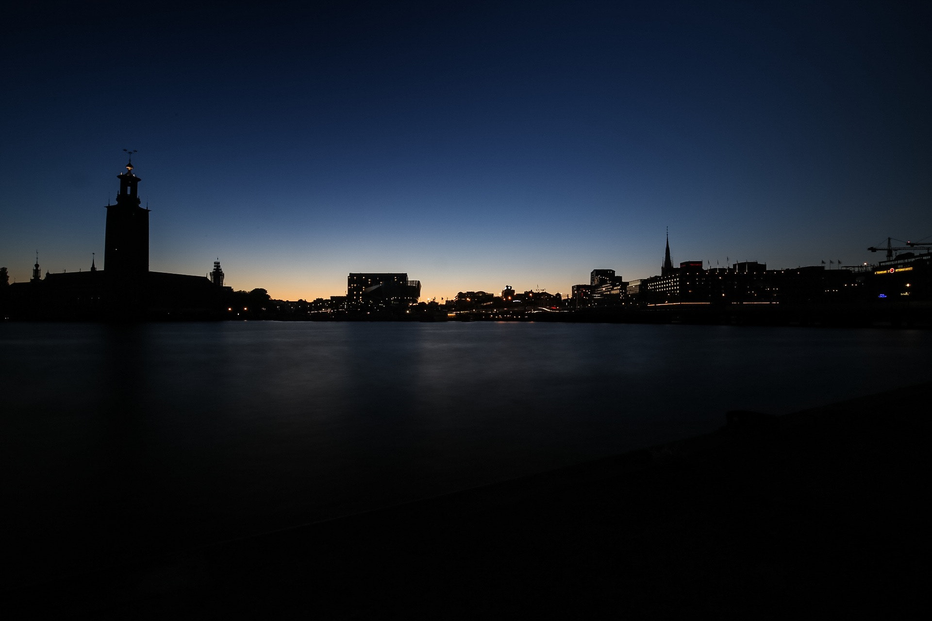 Canon EF 16-35mm F4L IS USM sample photo. Silhouette dawner photography