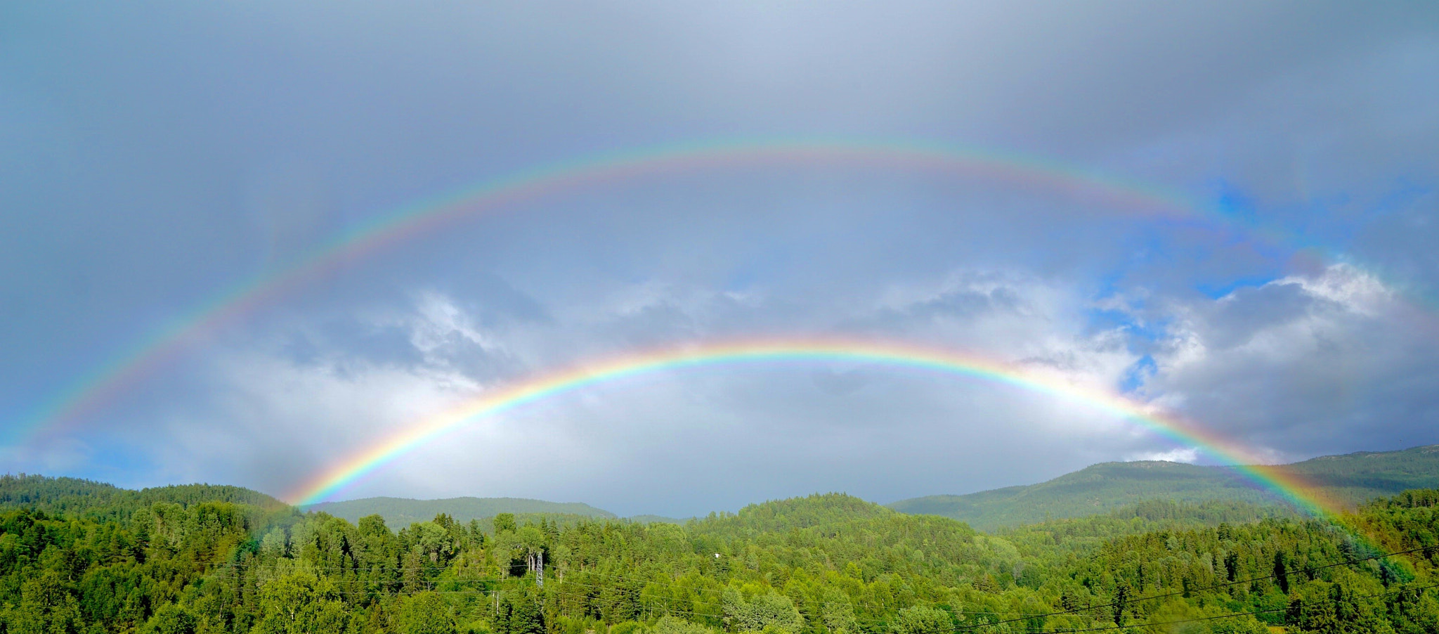 Sony a6000 + Sony Vario-Tessar T* E 16-70mm F4 ZA OSS sample photo. Somewhere over the rainbows photography