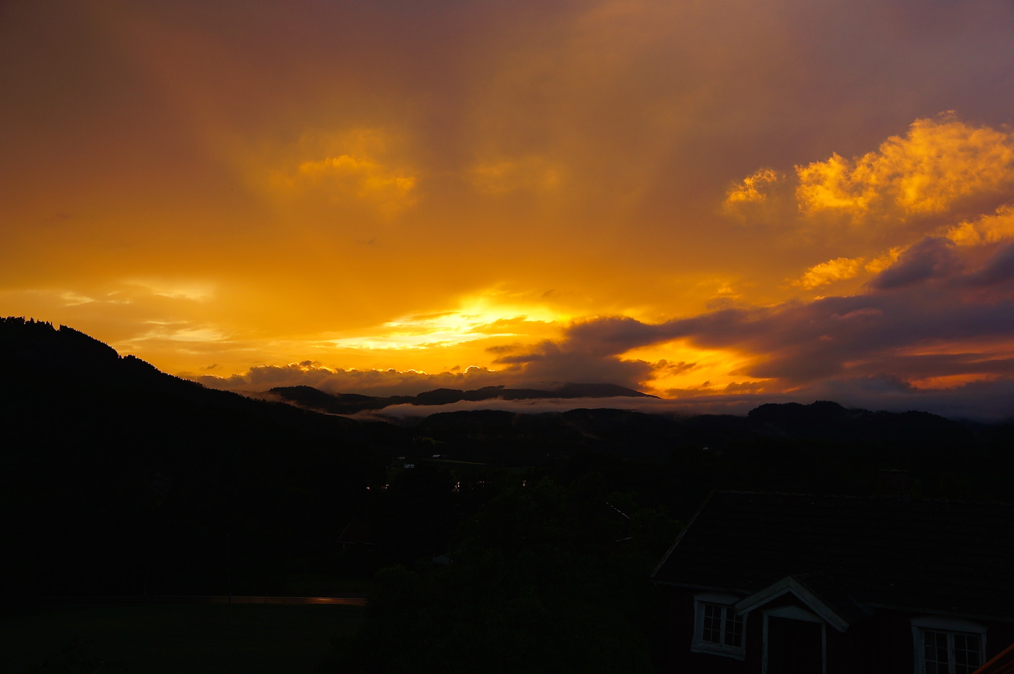 Sony a6000 + Sony Vario-Tessar T* E 16-70mm F4 ZA OSS sample photo. After the rain photography