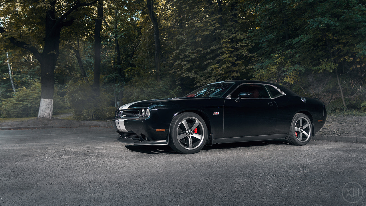 Canon EOS 650D (EOS Rebel T4i / EOS Kiss X6i) sample photo. Dodge challenger srt-8 photography