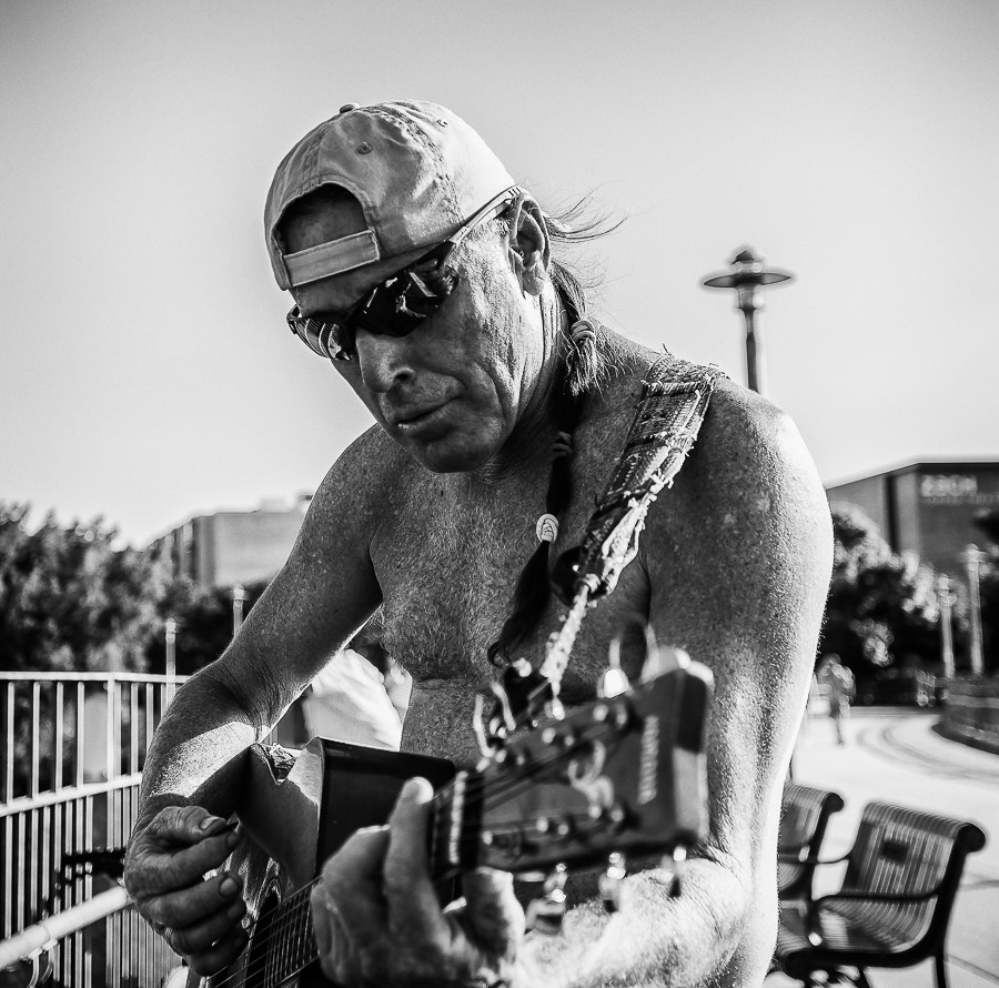 Canon EOS-1D X Mark II sample photo. Street musician photography