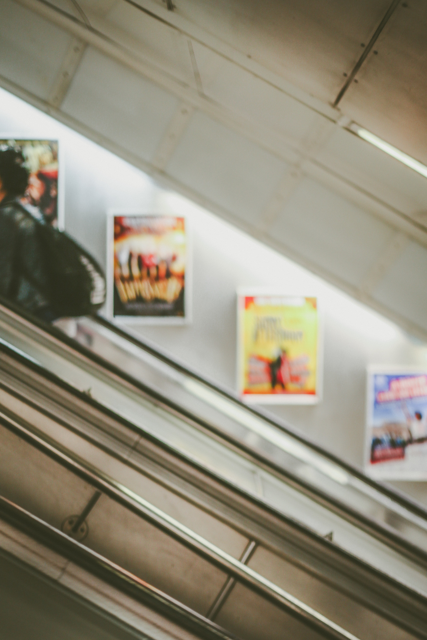 Canon EOS 5D Mark II + Canon EF 50mm F1.8 II sample photo. Underground photography