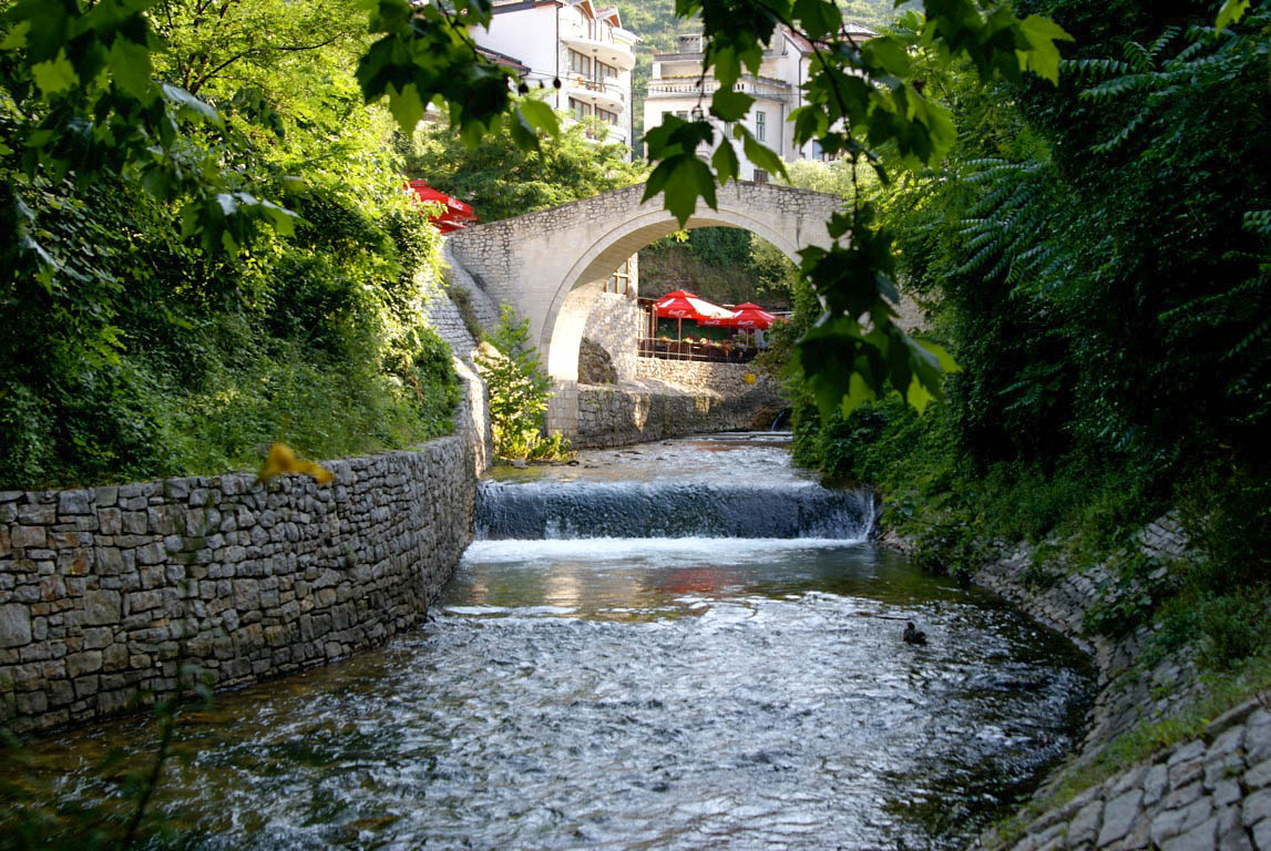 Sony Alpha DSLR-A100 + Minolta AF 28-75mm F2.8 (D) sample photo. Mostar photography