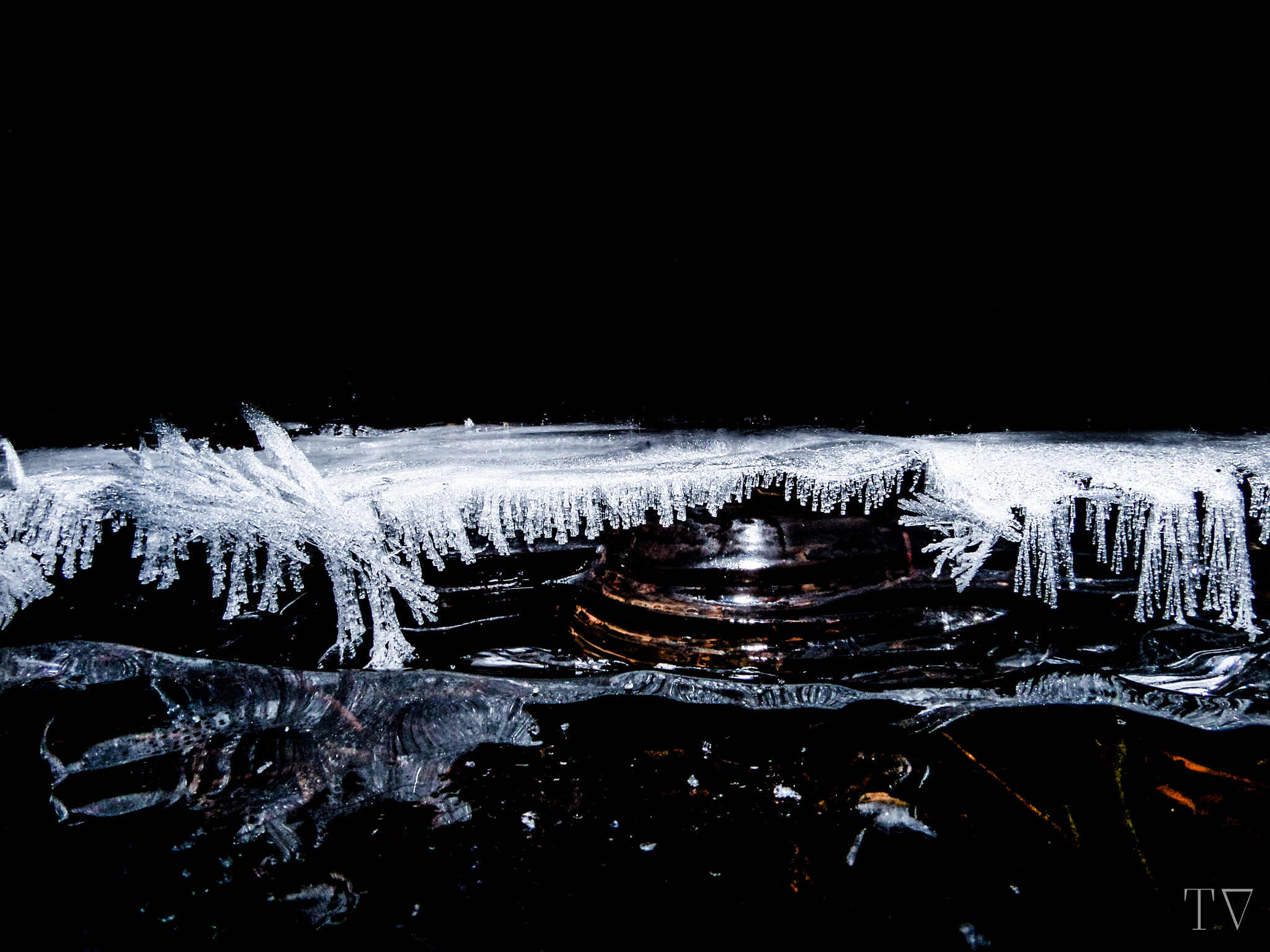 Samsung WB200F/WB201F/WB202F sample photo. Micro icicles photography