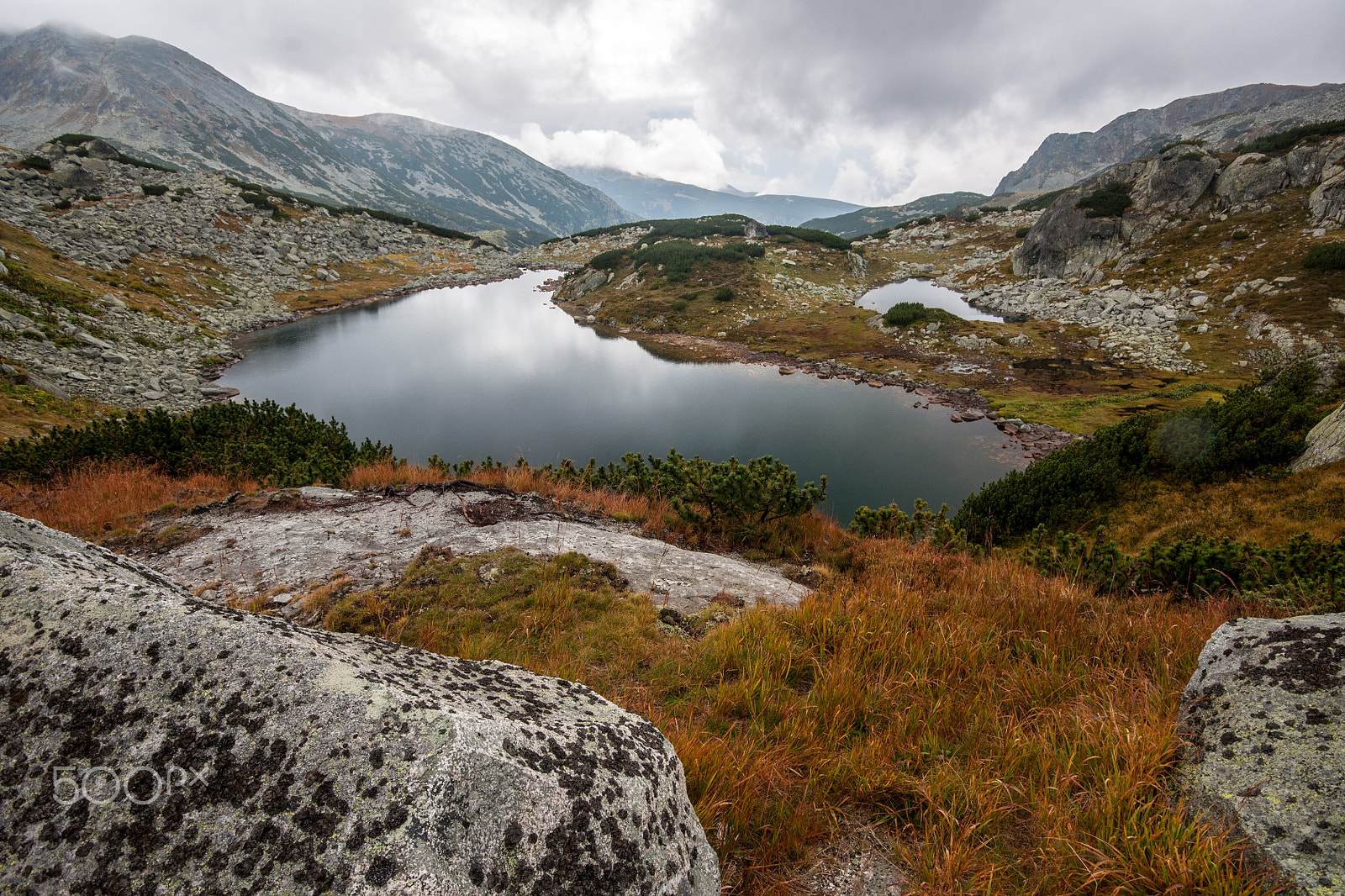 Minolta AF 28-80mm F3.5-5.6 II sample photo. Rainy day on mountain lake photography