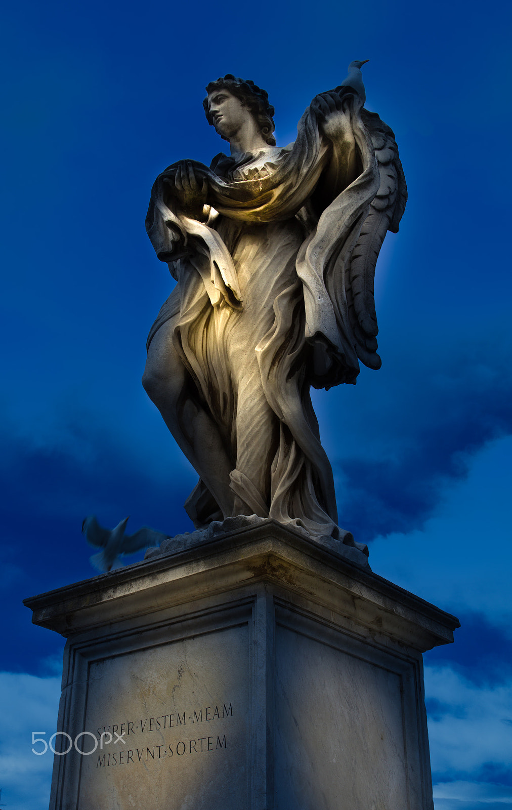 Canon EOS 1200D (EOS Rebel T5 / EOS Kiss X70 / EOS Hi) + Canon EF 24-105mm F4L IS USM sample photo. Rome bridge statue photography