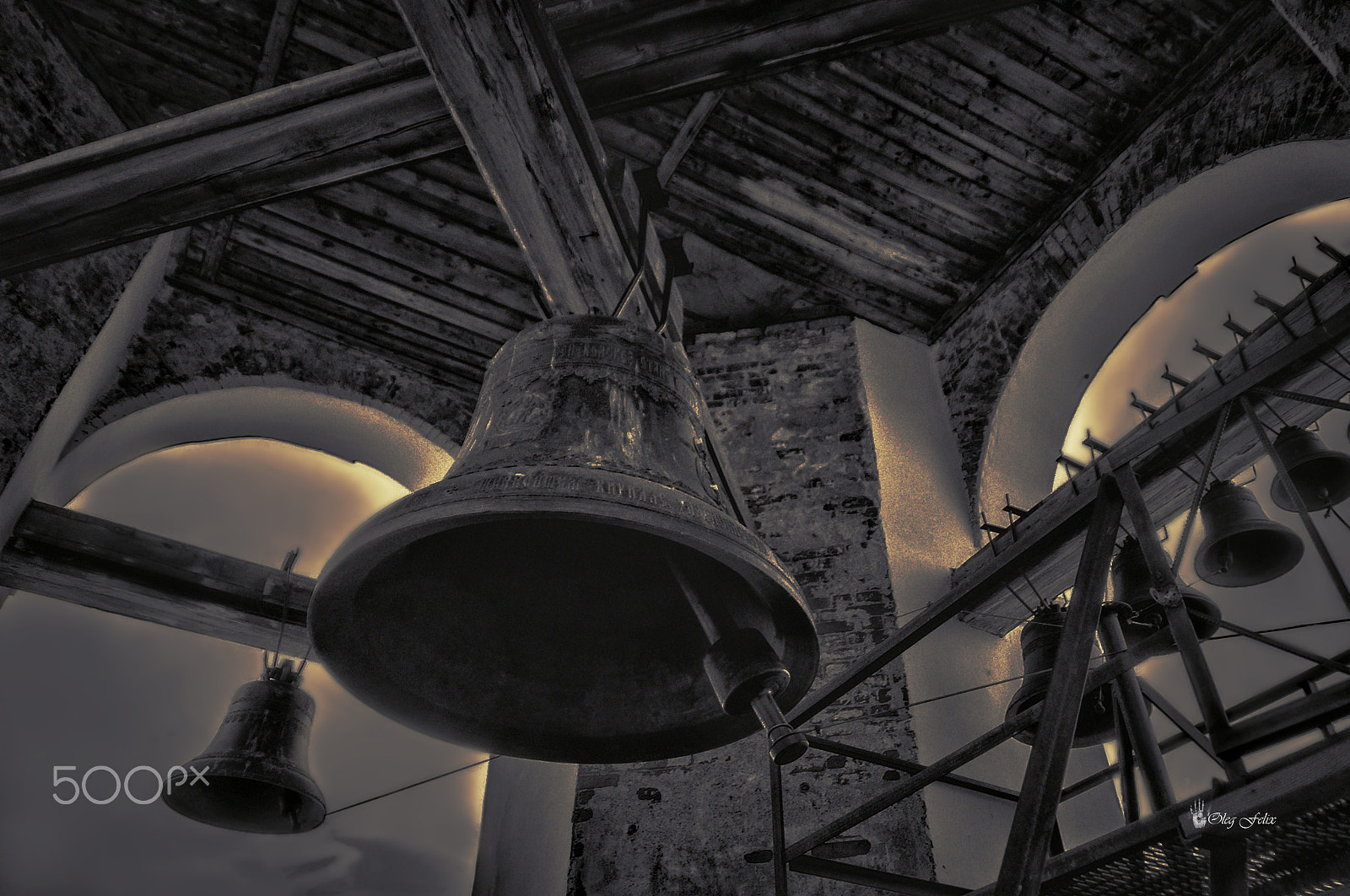 Sony SLT-A37 sample photo. Аlarm bell. photography