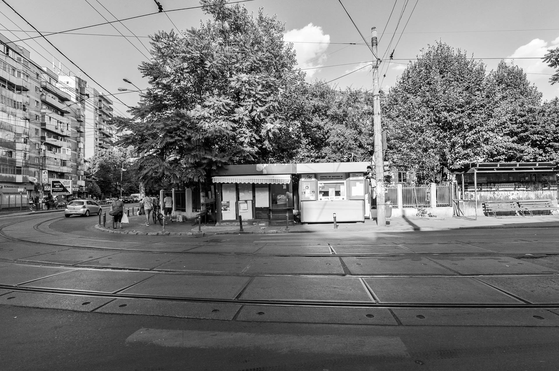 Nikon AF-S Nikkor 18-35mm F3.5-4.5G ED sample photo. Tram stop photography