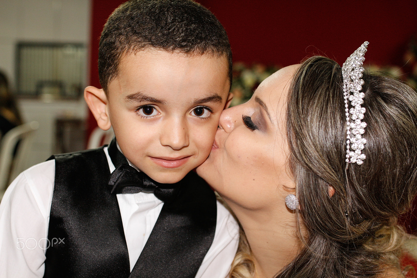 Sigma 35mm F1.4 DG HSM Art sample photo. Ring bearer & bride photography