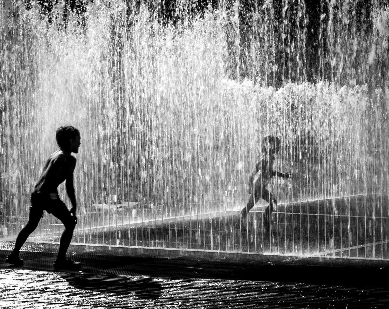 Tokina AT-X Pro 12-24mm F4 (IF) DX sample photo. Fountain fun photography