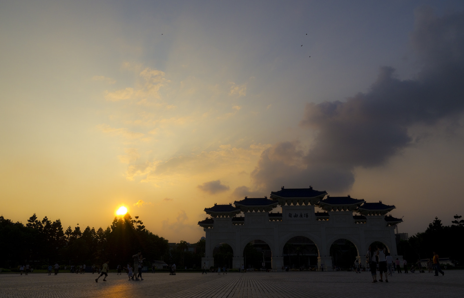 Panasonic Lumix DMC-GH2 sample photo. Liberty plaza, sunset, taipei photography
