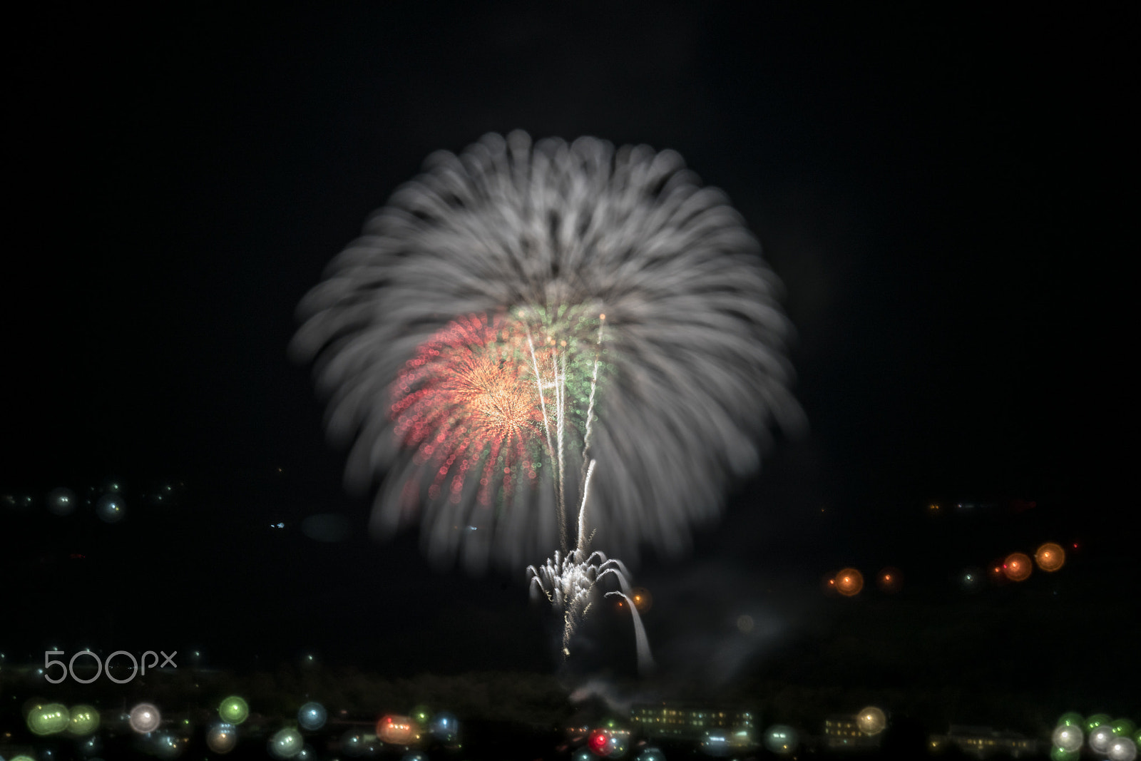 Sony a7R II + Sony 70-400mm F4-5.6 G SSM II sample photo. Fireworks（_dsc4380.jpg） photography