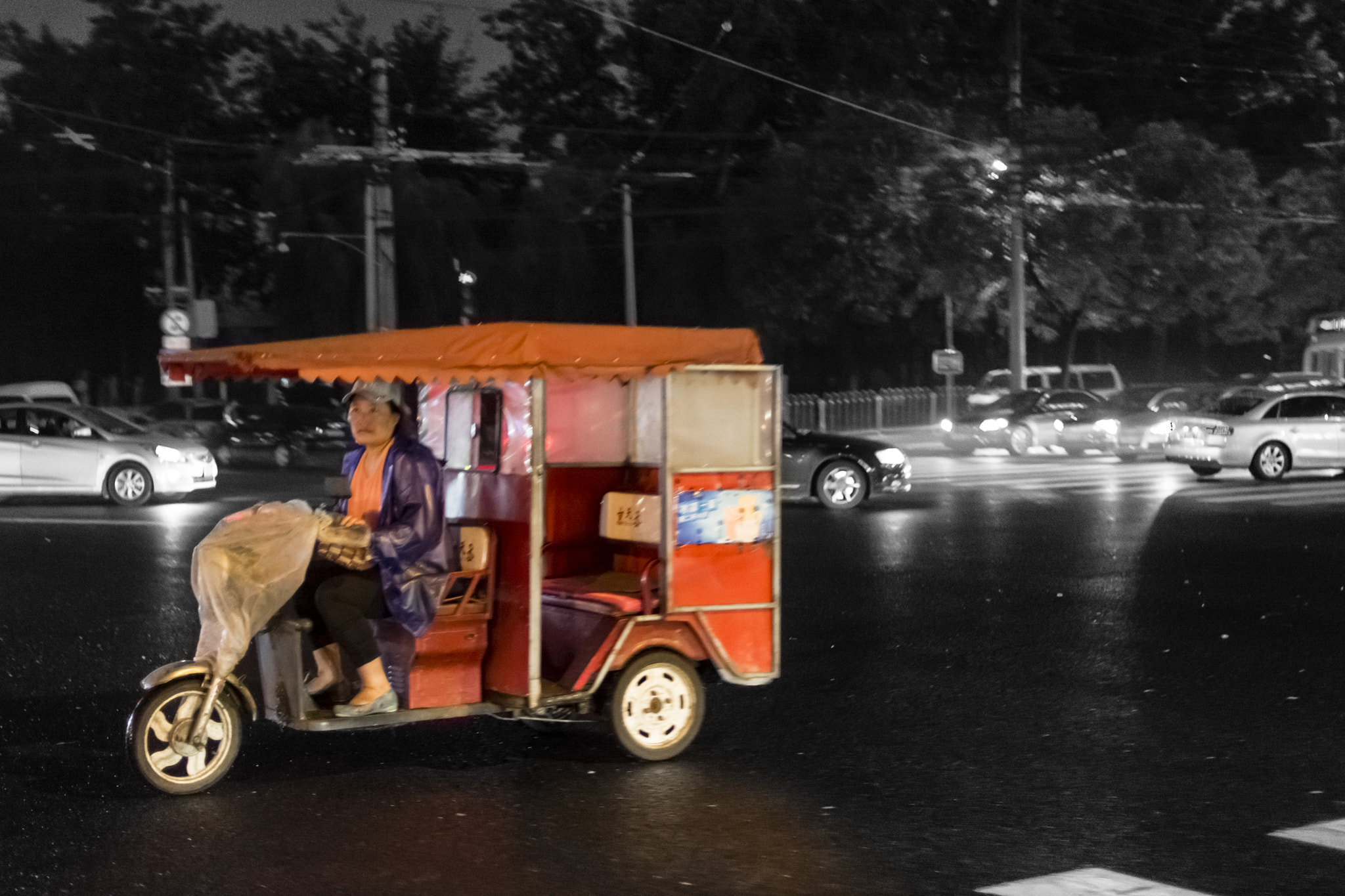 Nikon D7100 + Nikon AF Nikkor 35mm F2D sample photo. Female tricycle driver photography