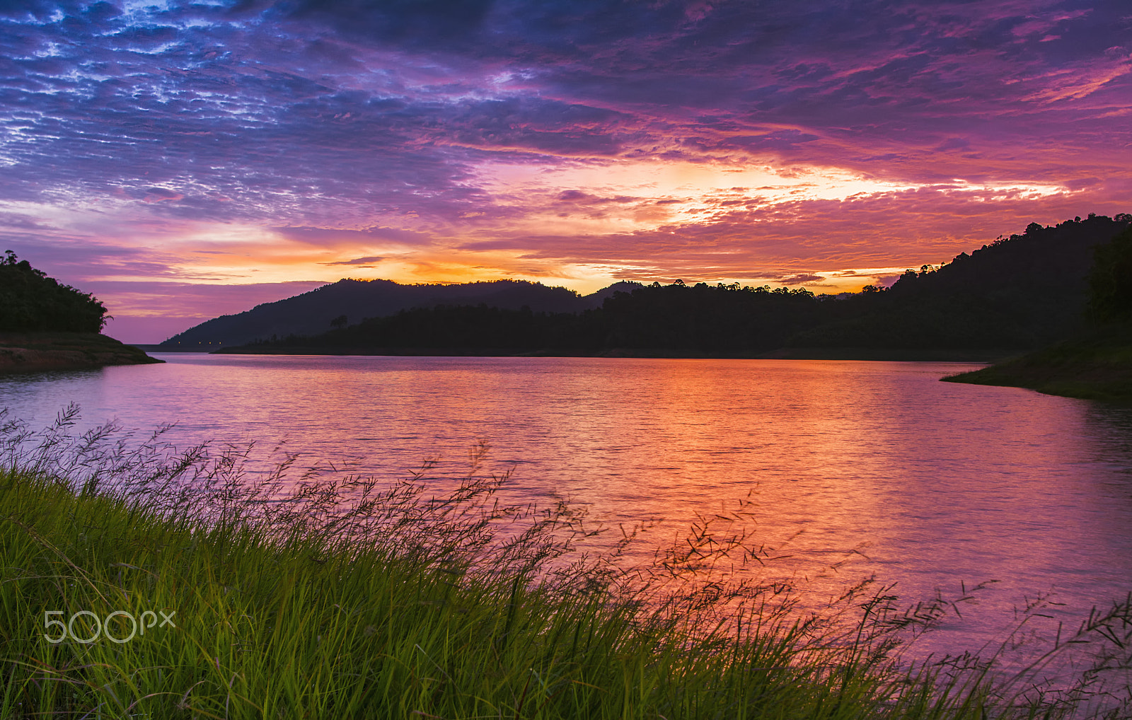 Nikon D7100 + Nikon AF-S Nikkor 20mm F1.8G ED sample photo. Lake view photography