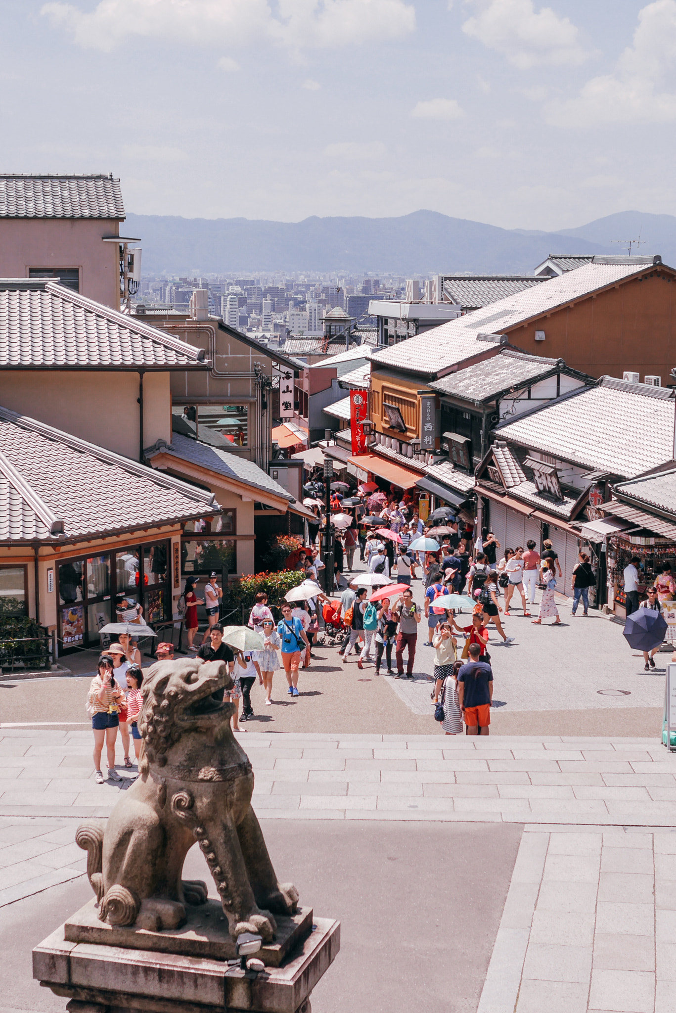 Panasonic Lumix DMC-GX7 + Panasonic Leica DG Summilux 25mm F1.4 II ASPH sample photo. Kyoto, japan photography