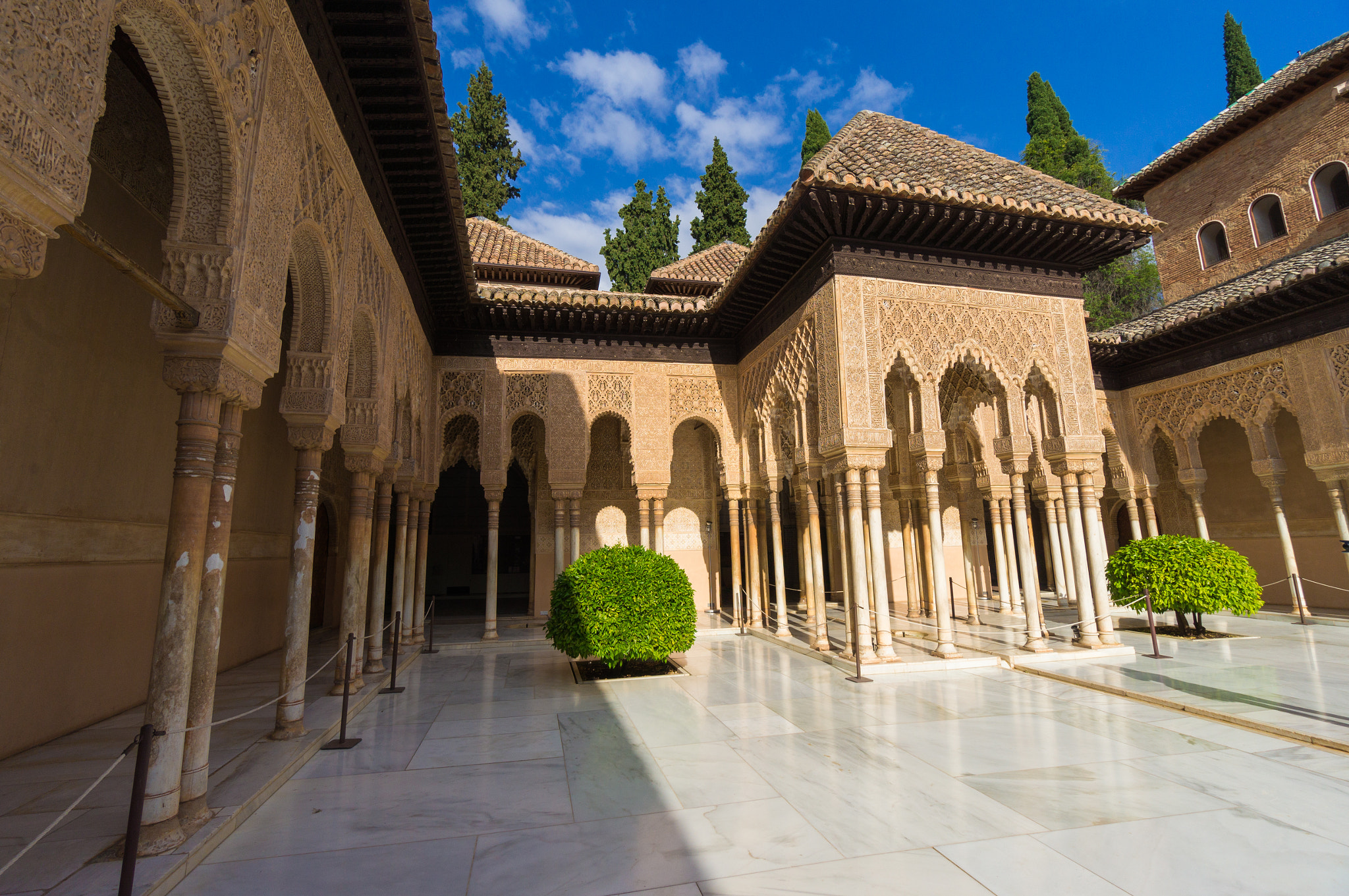 Sony Alpha NEX-F3 + Sony E 10-18mm F4 OSS sample photo. Algambra. photography