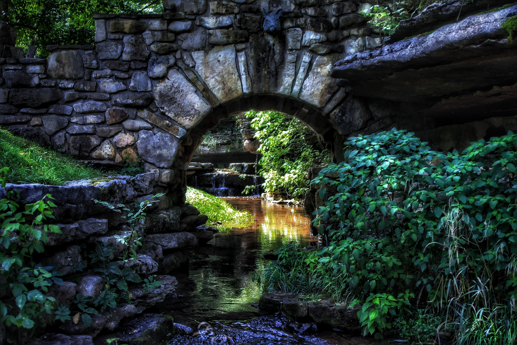 Tamron AF 28-200mm F3.8-5.6 XR Di Aspherical (IF) Macro sample photo. Rock foot bridge at dogwood canyon photography