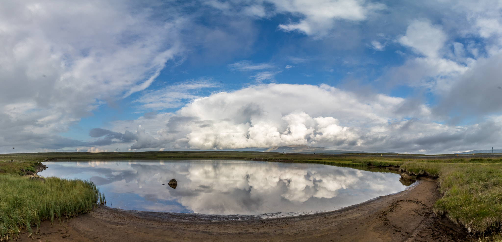 Canon EOS 760D (EOS Rebel T6s / EOS 8000D) sample photo. Iceland pond = photography