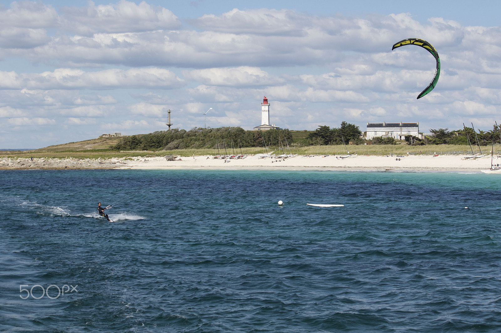 Canon EF-S 55-250mm F4-5.6 IS sample photo. Kitesurfer in the glenan archipelago photography