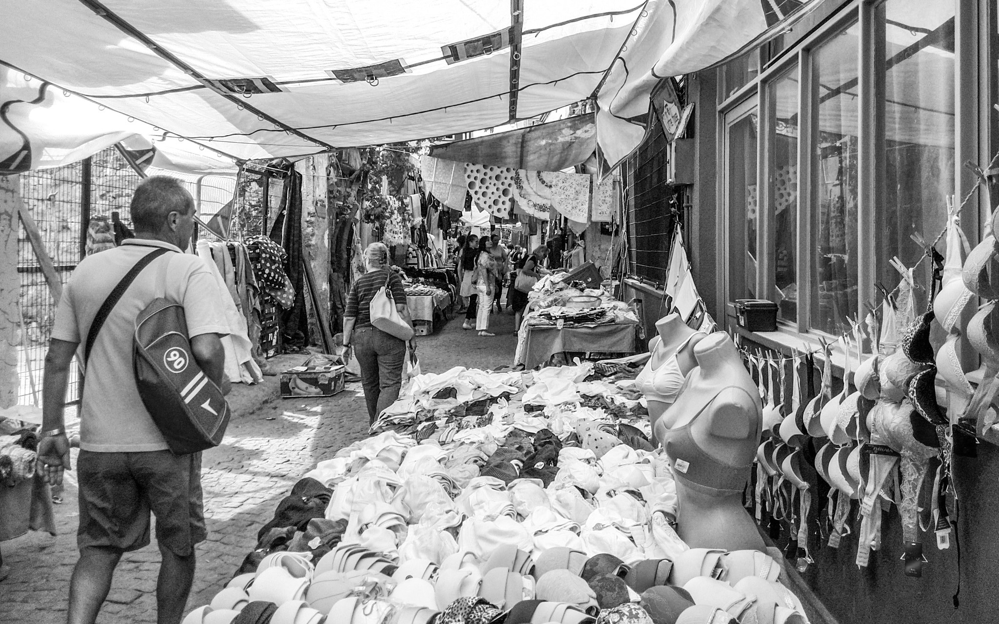 HUAWEI P6-U06 sample photo. Ayvalik market photography