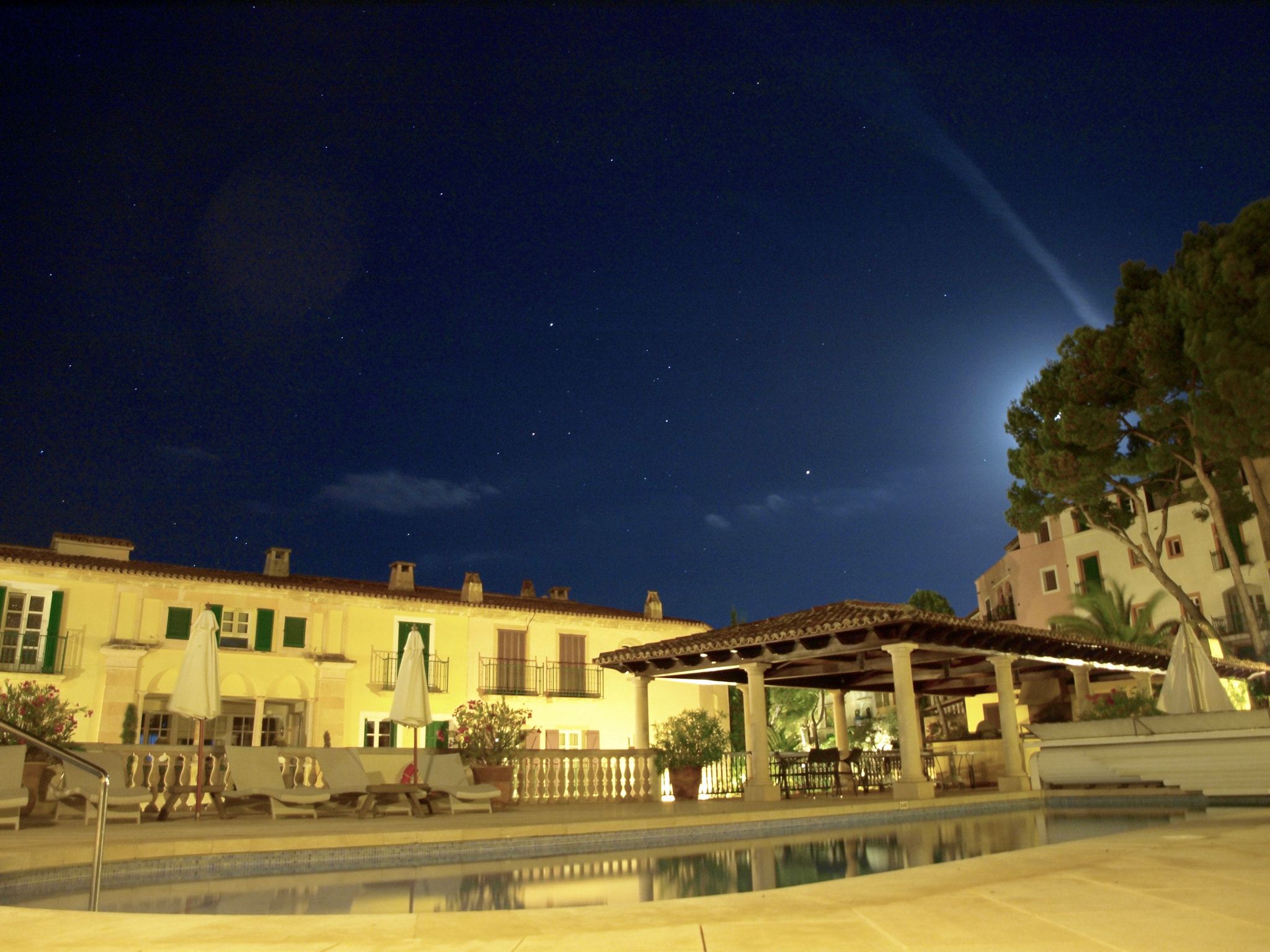 Olympus Zuiko Digital ED 14-42mm F3.5-5.6 sample photo. Swimming pool at night #2 photography