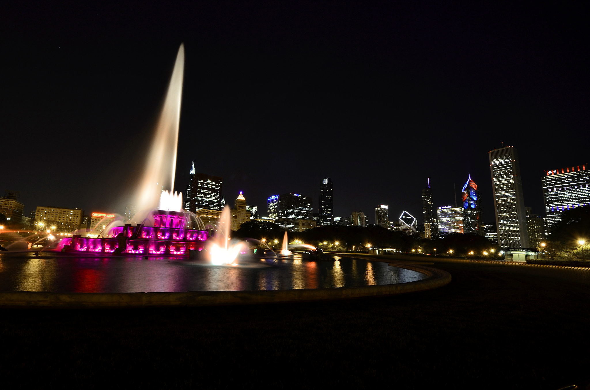 Sigma 8-16mm F4.5-5.6 DC HSM sample photo. Buckingham fountain photography