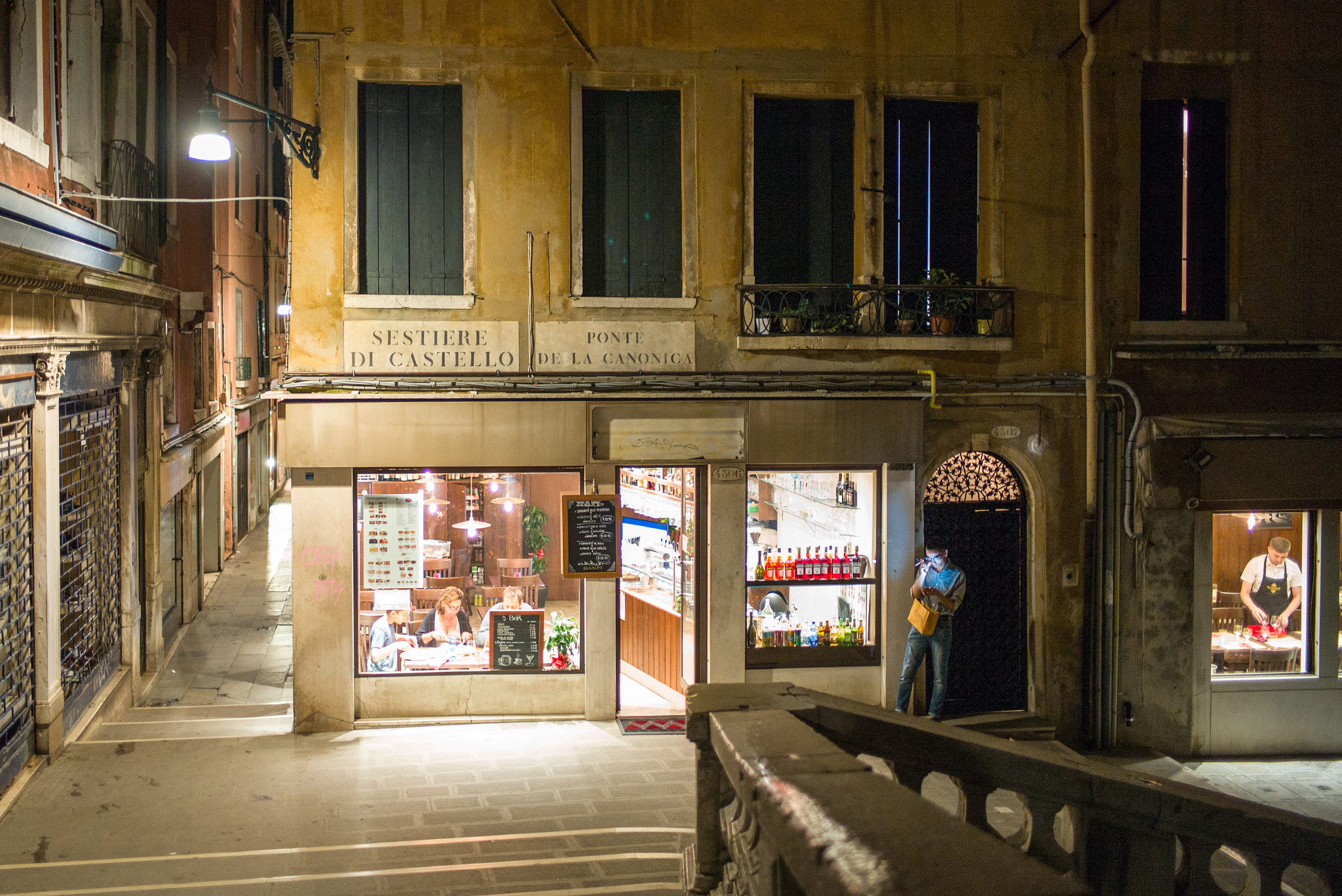 Summilux-M 1:1.4/28 ASPH. sample photo. Venice at night photography