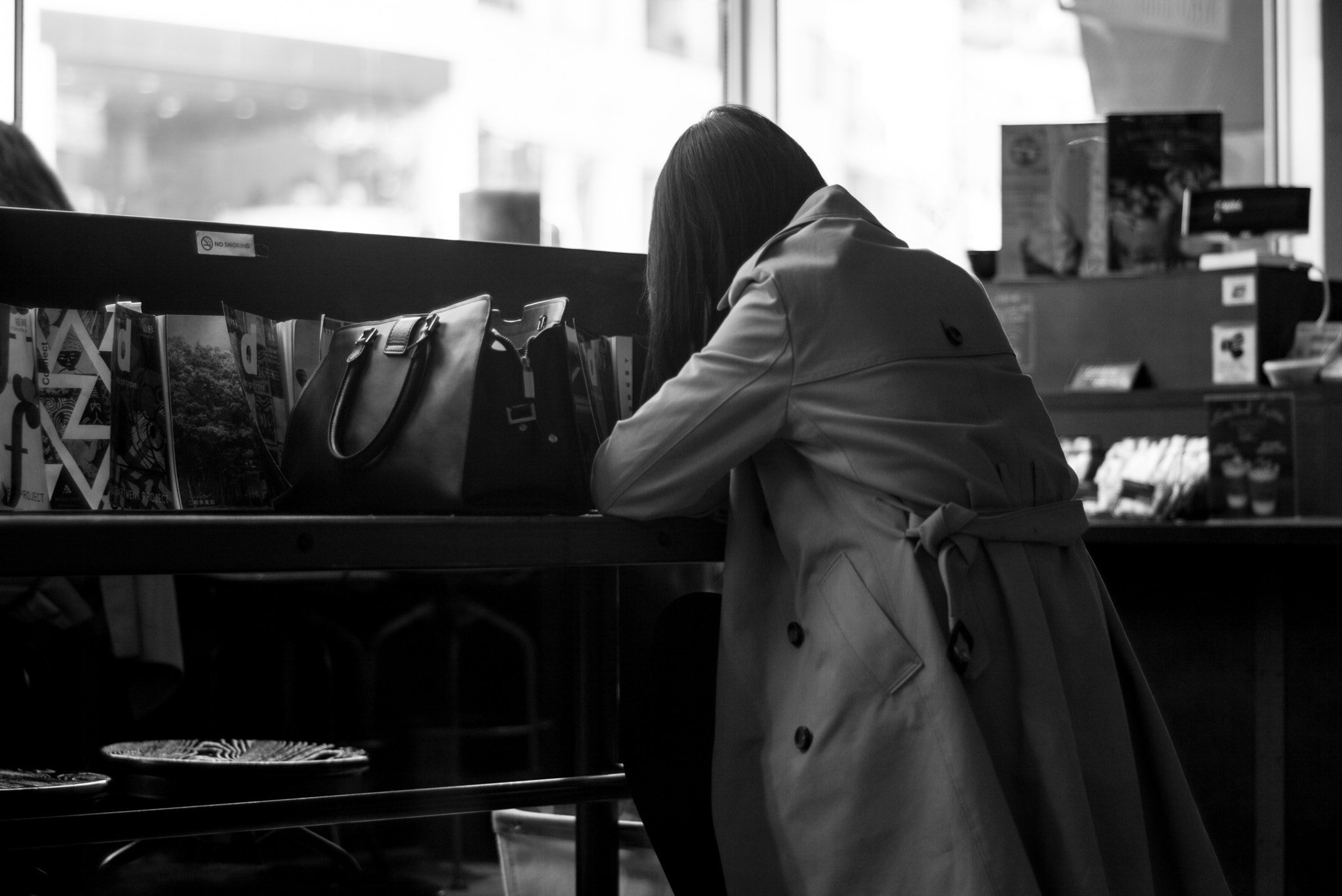 Tele-Elmarit 1:2.8/90 sample photo. Woman photography