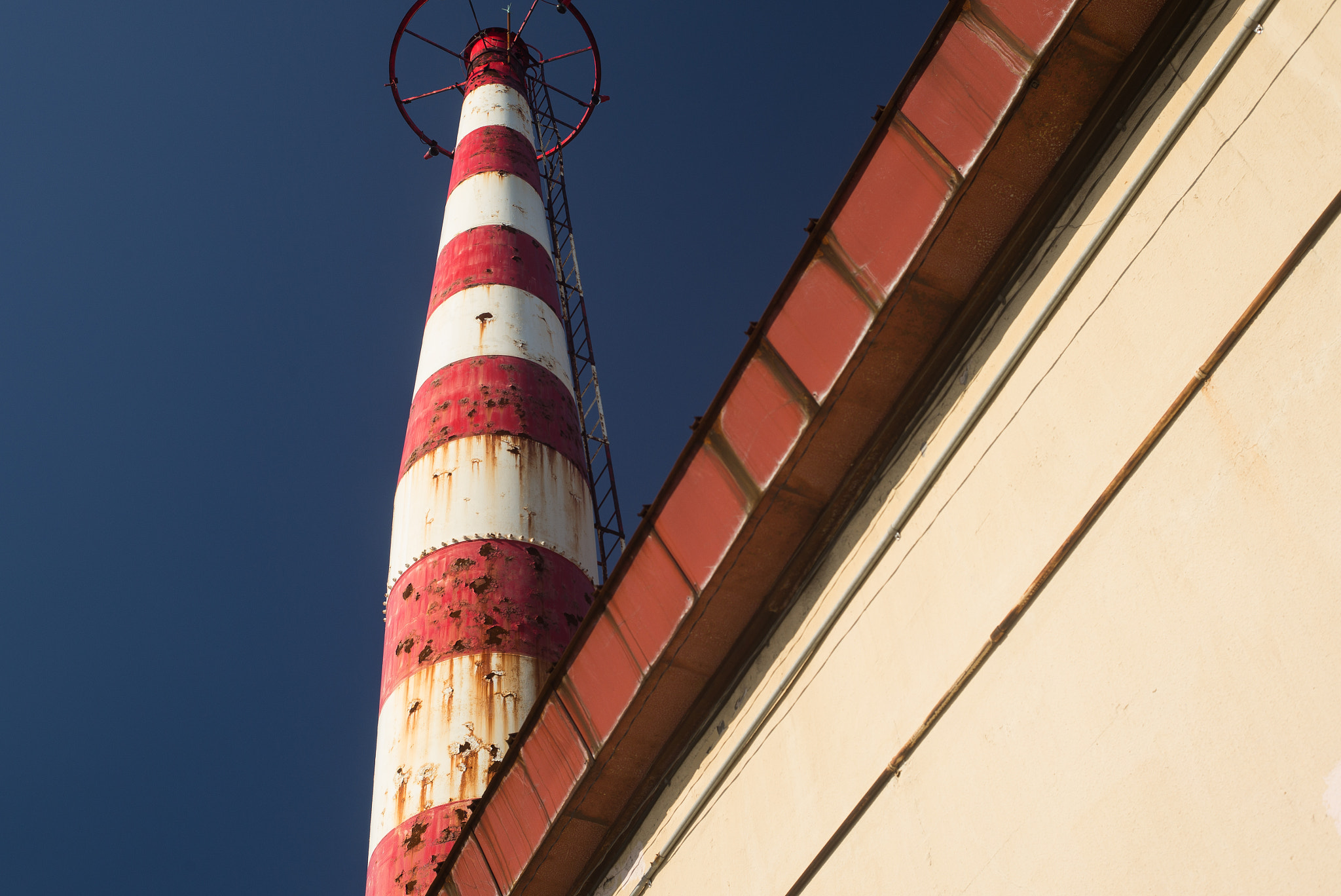 Summicron-M 1:2/35 sample photo. Tower photography