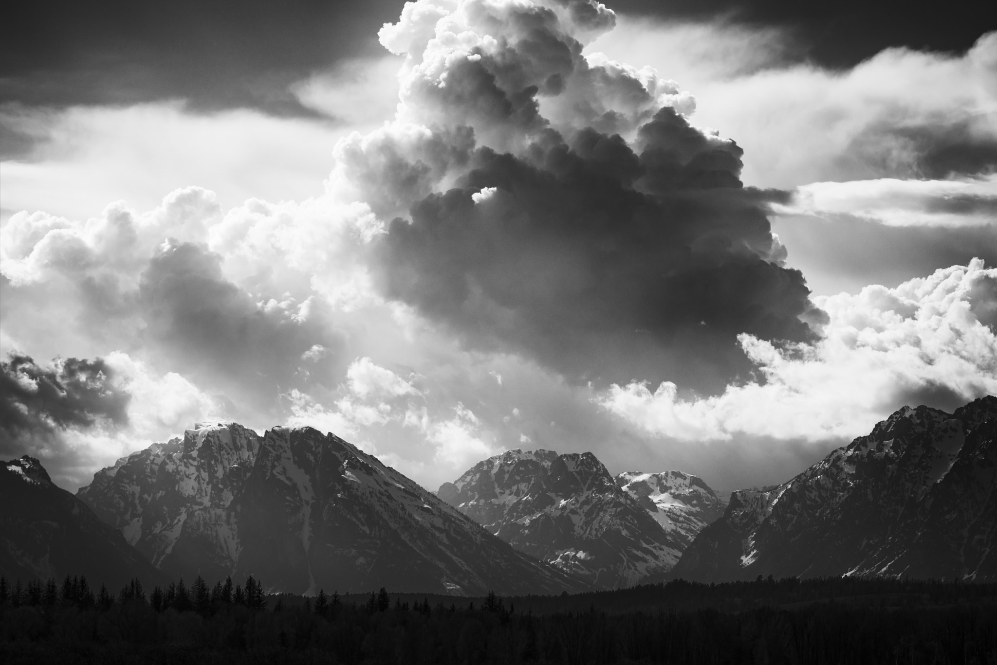Sigma APO 100-300mm F4 EX IF HSM + 1.4x sample photo. A floating mountain over grand teton photography