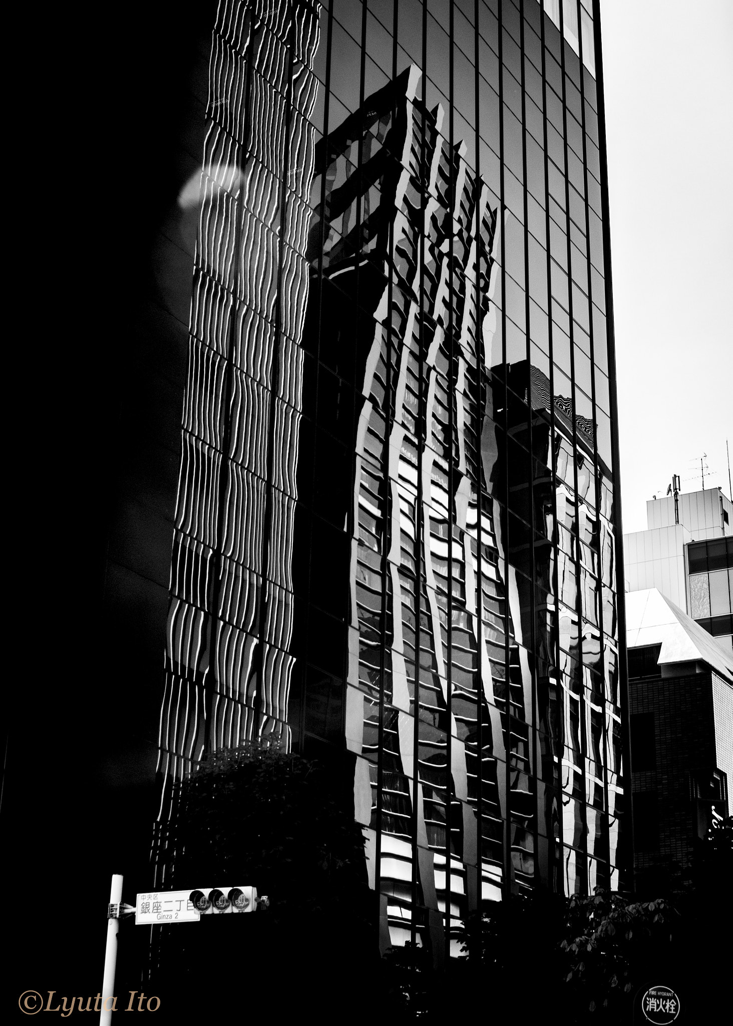 smc PENTAX-F 35-70mm F3.5-4.5 sample photo. A mirror photography