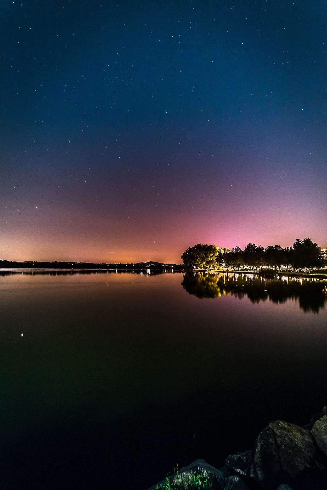 Canon EOS-1D X + Sigma 12-24mm F4.5-5.6 II DG HSM sample photo. Stars on the lake photography