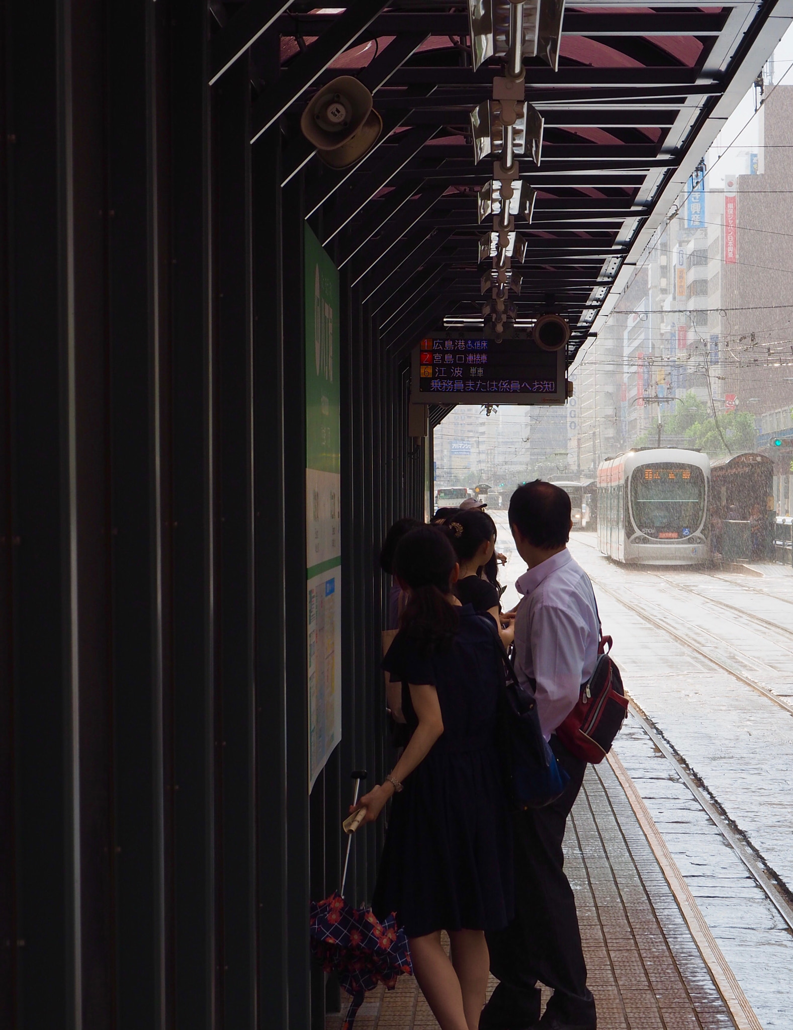 OLYMPUS M.12-50mm F3.5-6.3 sample photo. 夕立の広島 hiroshima during an evening storm photography