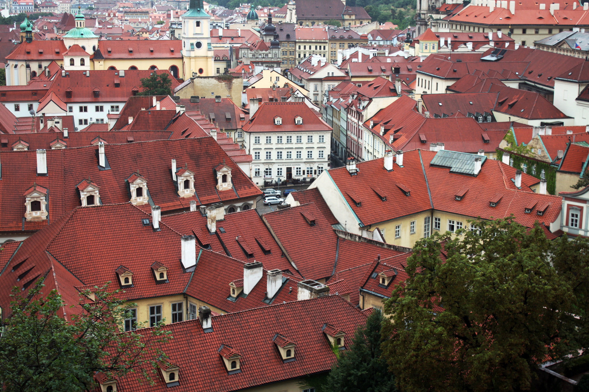Canon EOS 500D (EOS Rebel T1i / EOS Kiss X3) sample photo. Red roofs photography