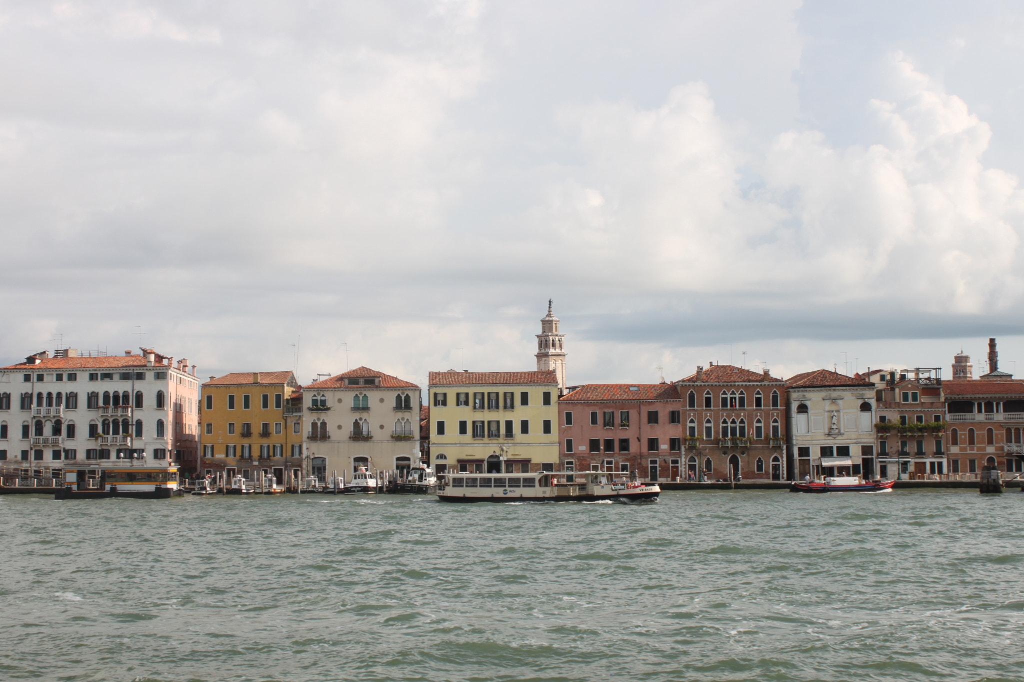 Canon EOS 500D (EOS Rebel T1i / EOS Kiss X3) + Canon EF-S 18-55mm F3.5-5.6 IS II sample photo. Beautiful venice photography