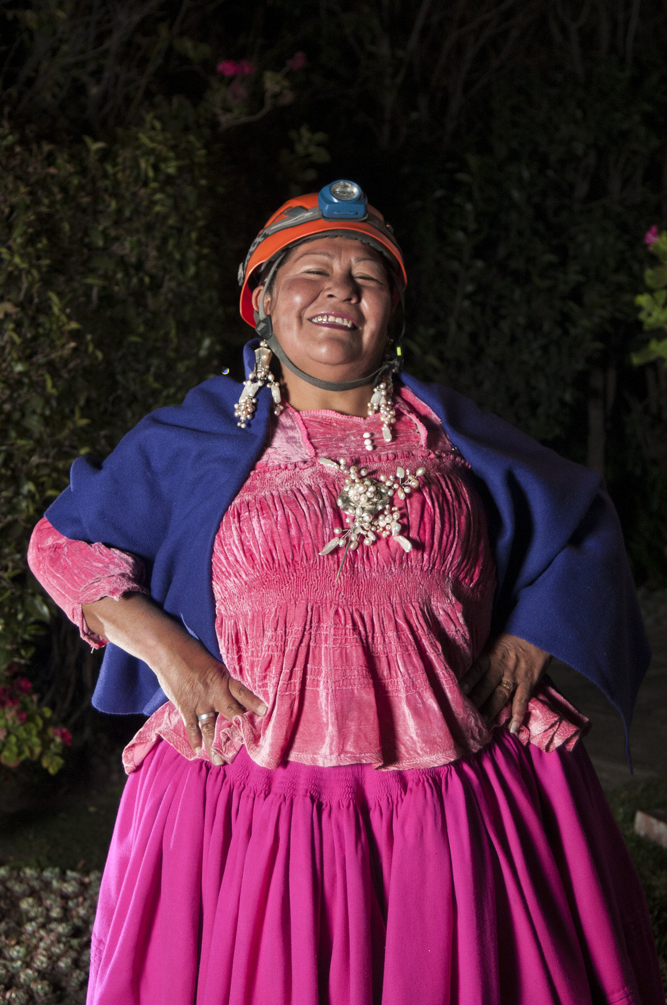 Nikon D300S sample photo. Cholita escaladora / climber cholita photography