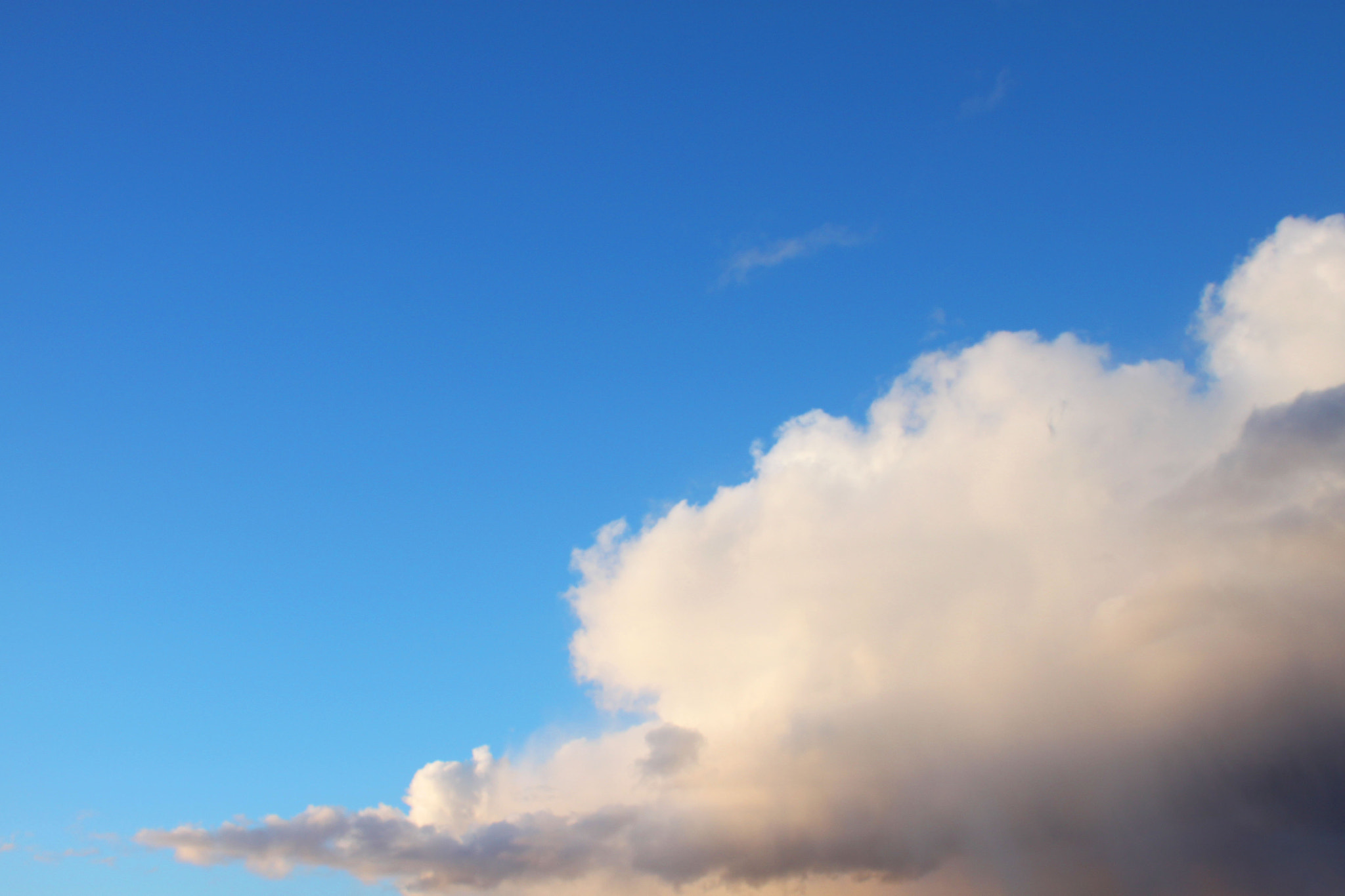 Canon EOS 500D (EOS Rebel T1i / EOS Kiss X3) sample photo. Spring sky photography