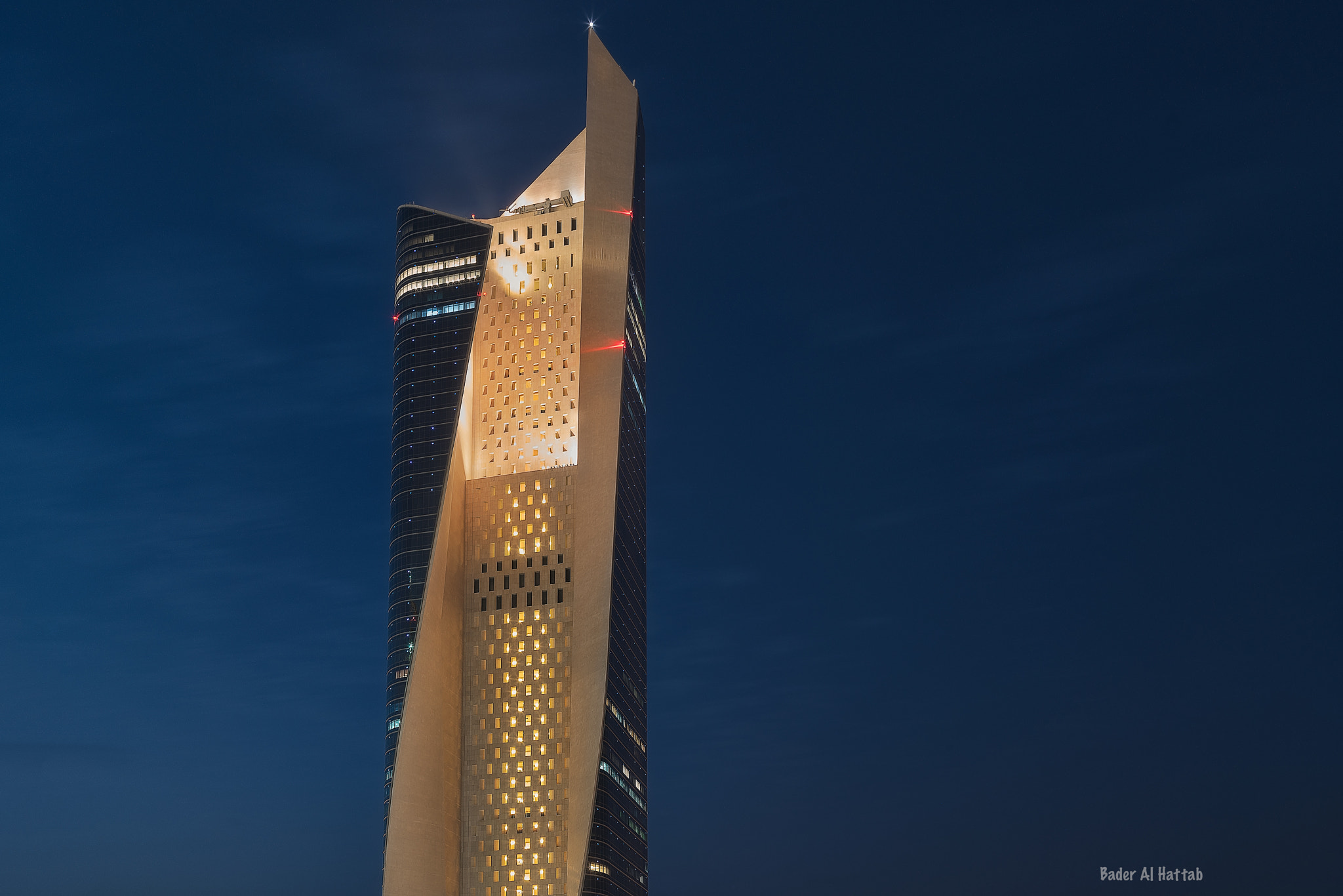 24-105mm F4 G SSM OSS sample photo. Al hamra tower photography