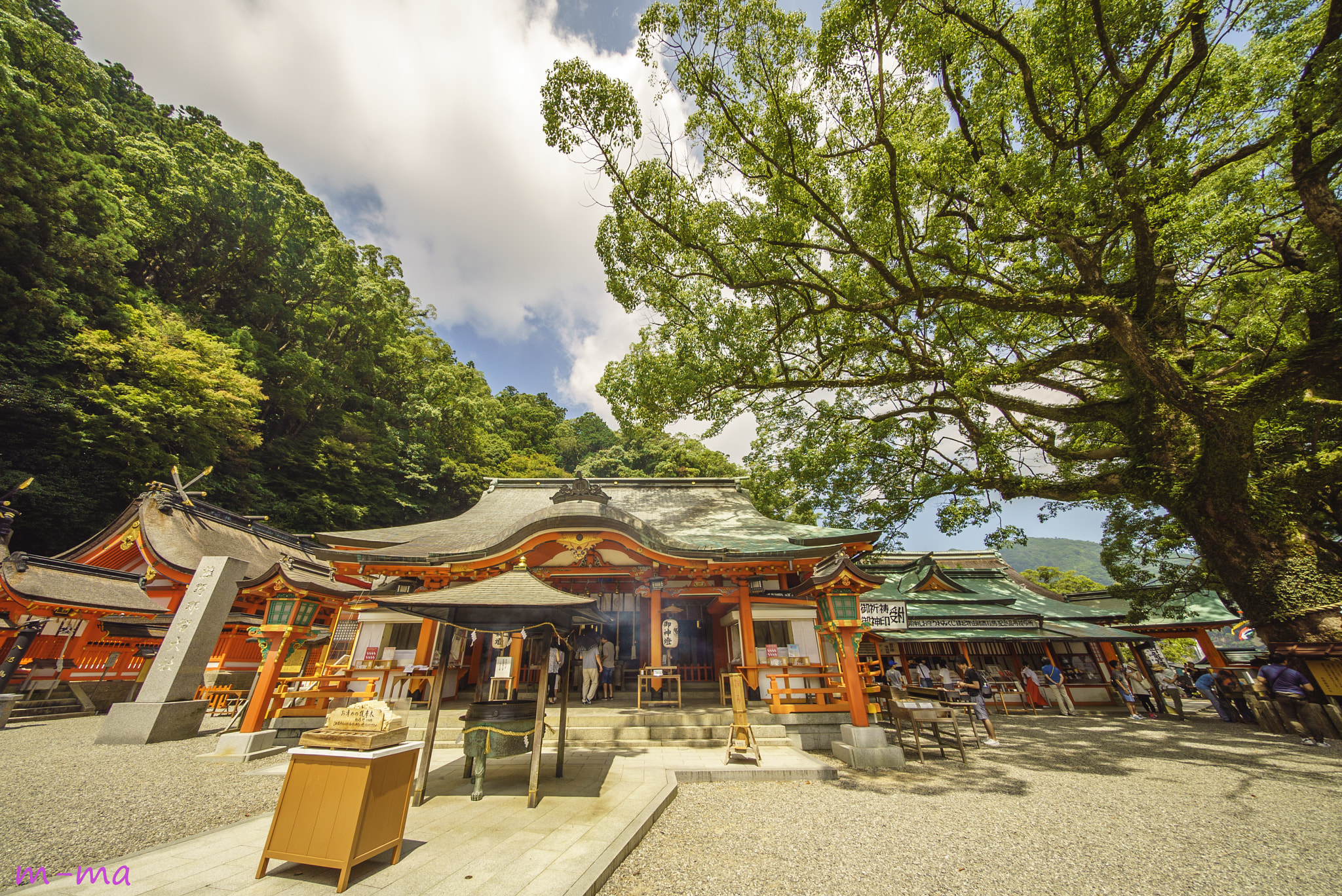 E 10mm F5.6 sample photo. World heritage sites nachi shrine photography