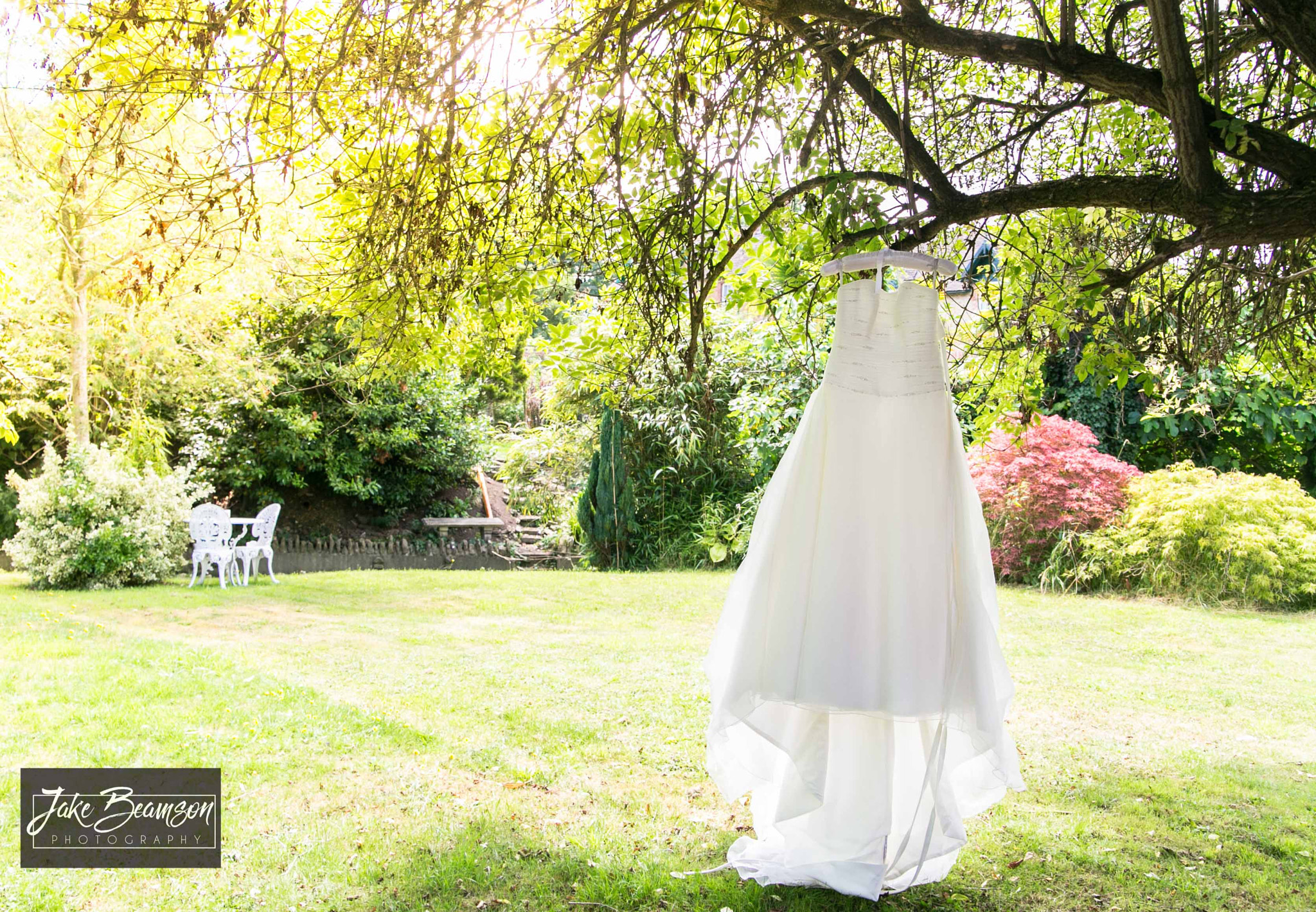 Canon EOS-1D X sample photo. Bride's dress in the sun photography