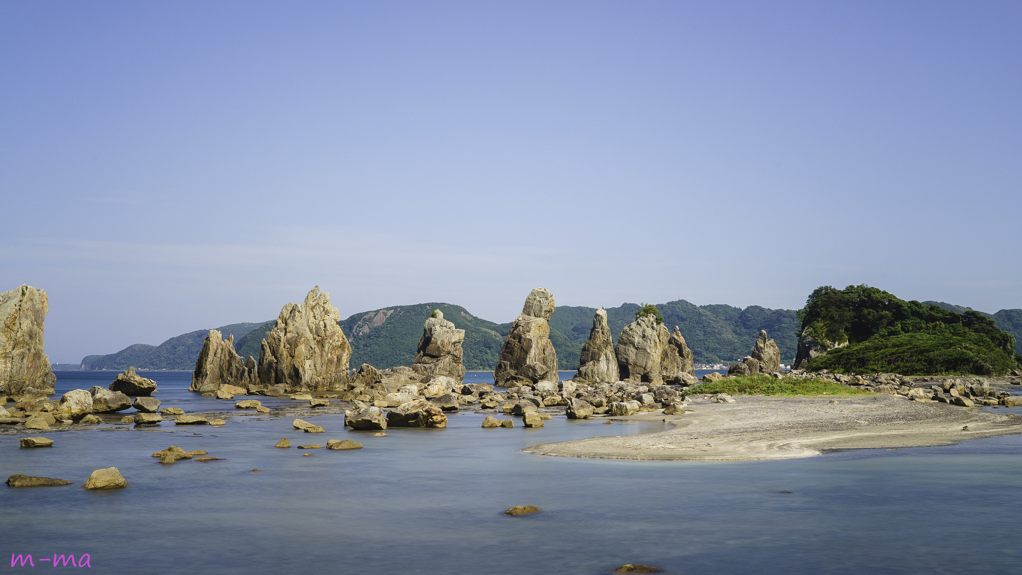 Sony Distagon T* FE 35mm F1.4 ZA sample photo. Hashikui rock photography