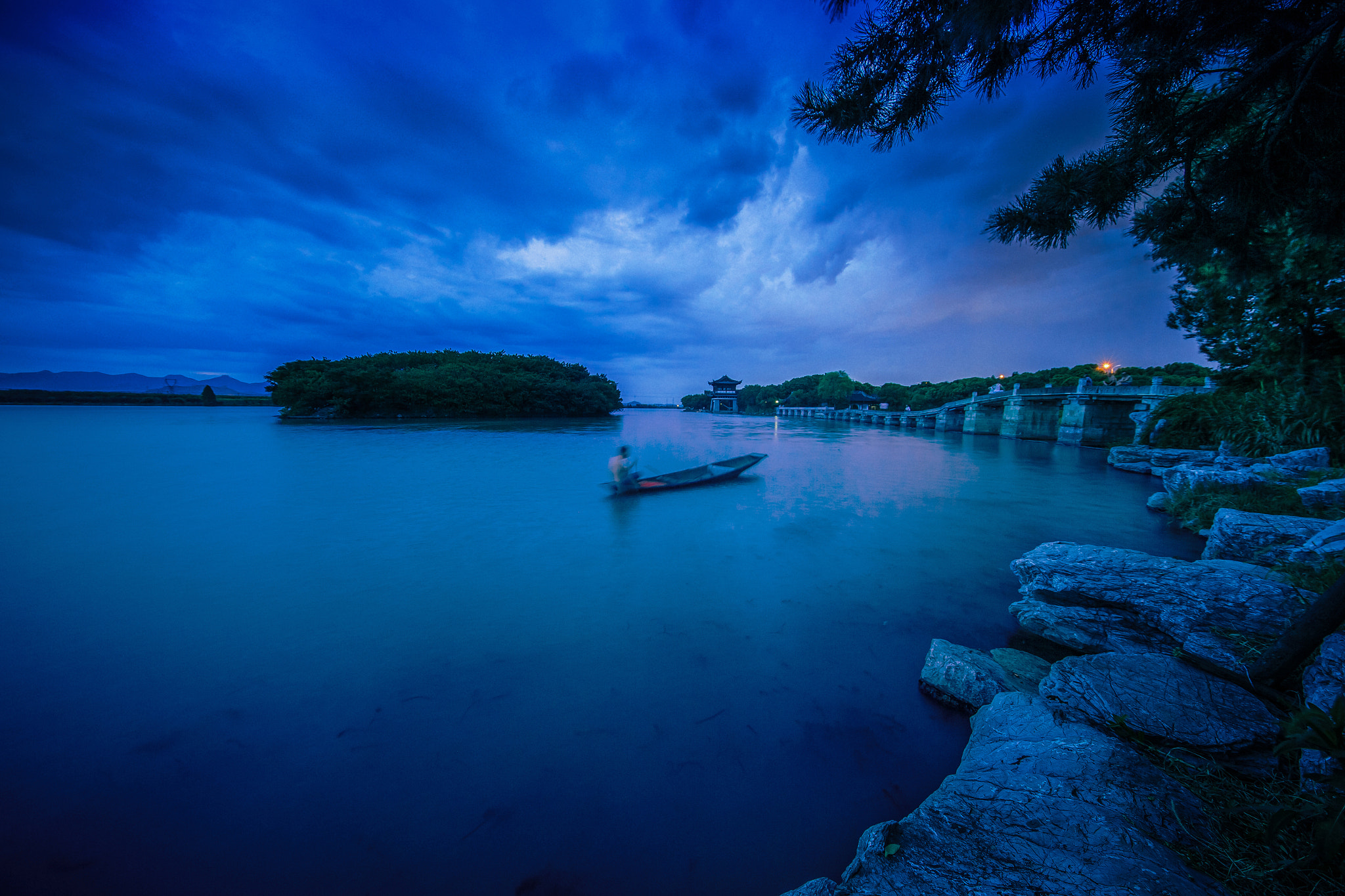 Canon EF 11-24mm F4L USM sample photo. 夜幕下的渔夫 photography